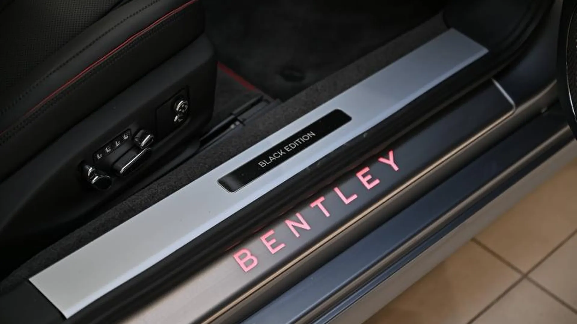 Bentley Continental — photo 15