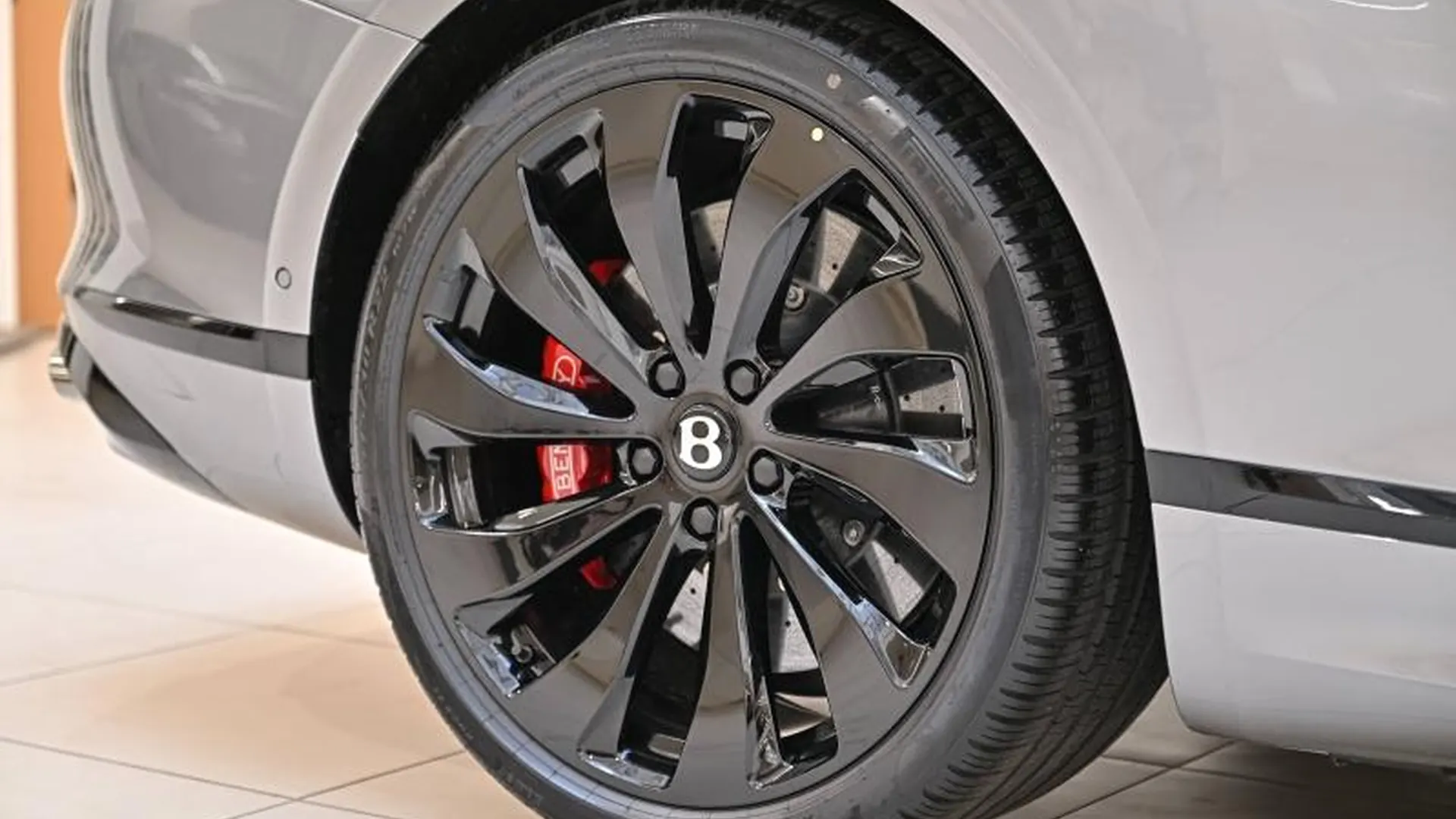 Bentley Continental — photo 10