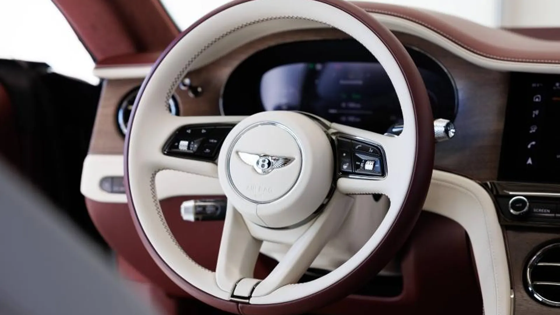 Bentley CONTINENTAL GT AZURE — photo 18