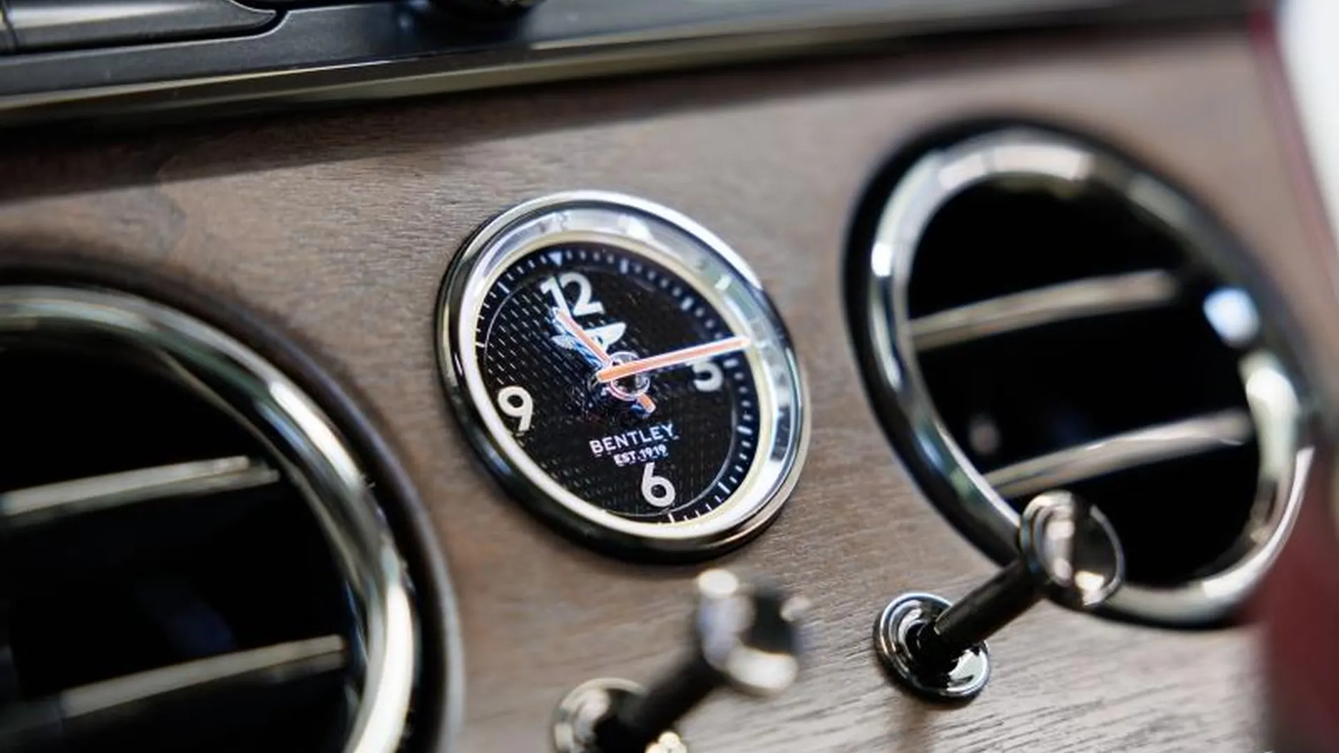 Bentley CONTINENTAL GT AZURE — photo 37