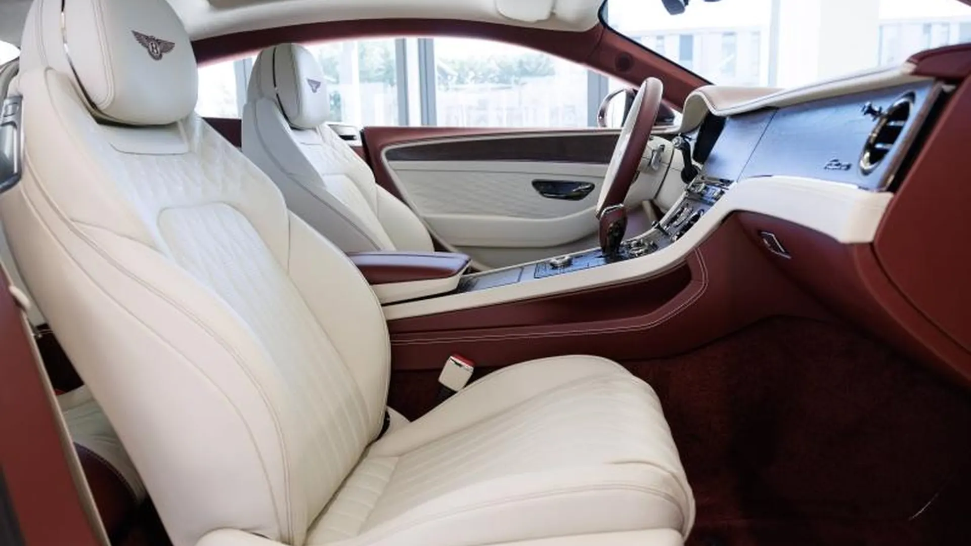 Bentley CONTINENTAL GT AZURE — photo 11