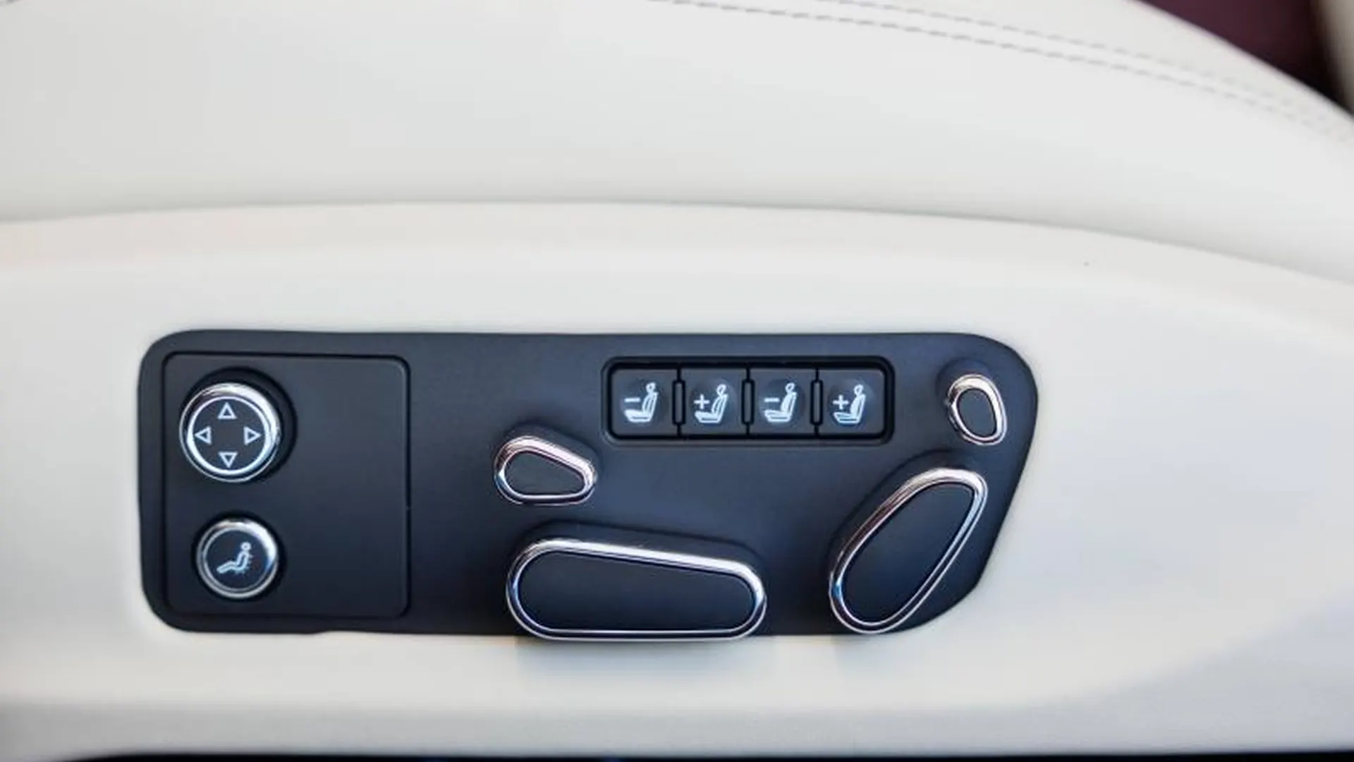 Bentley CONTINENTAL GT AZURE — photo 26
