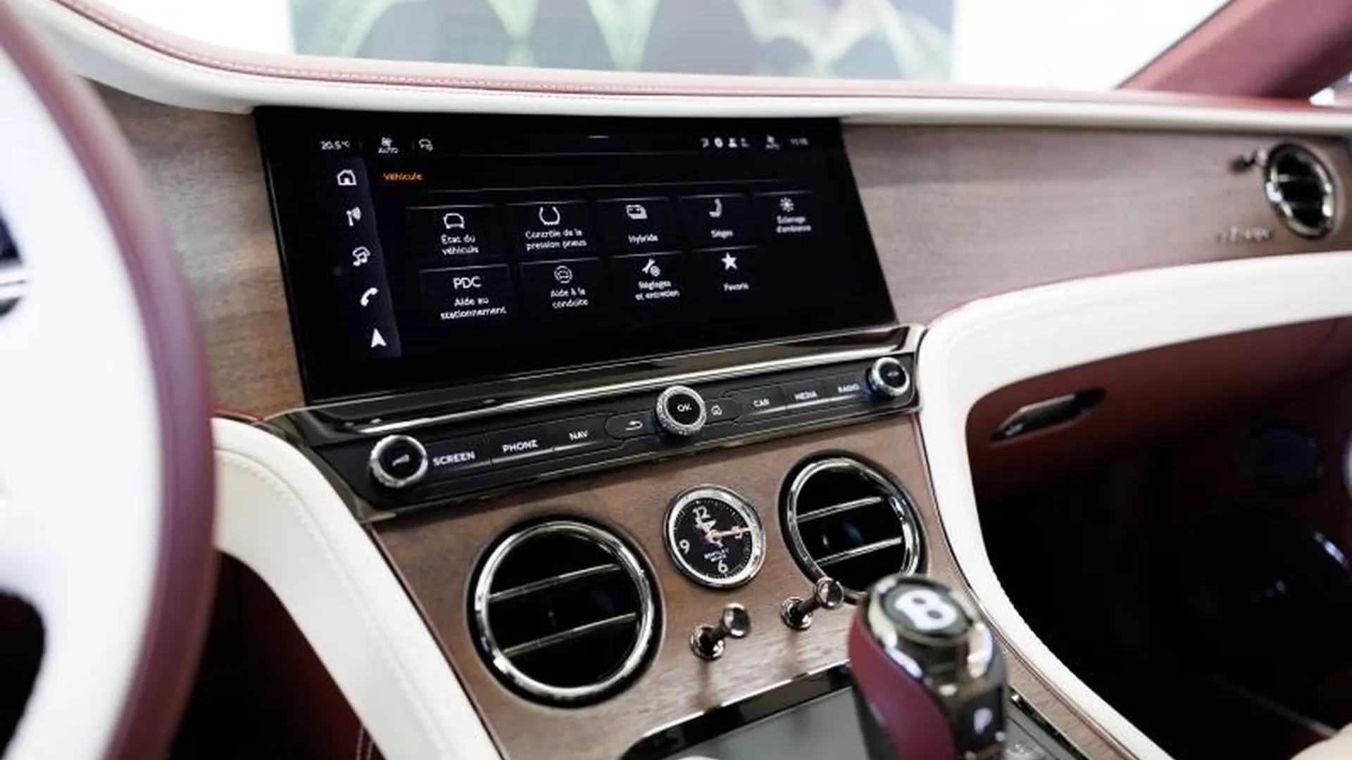 Bentley CONTINENTAL GT AZURE — photo 39
