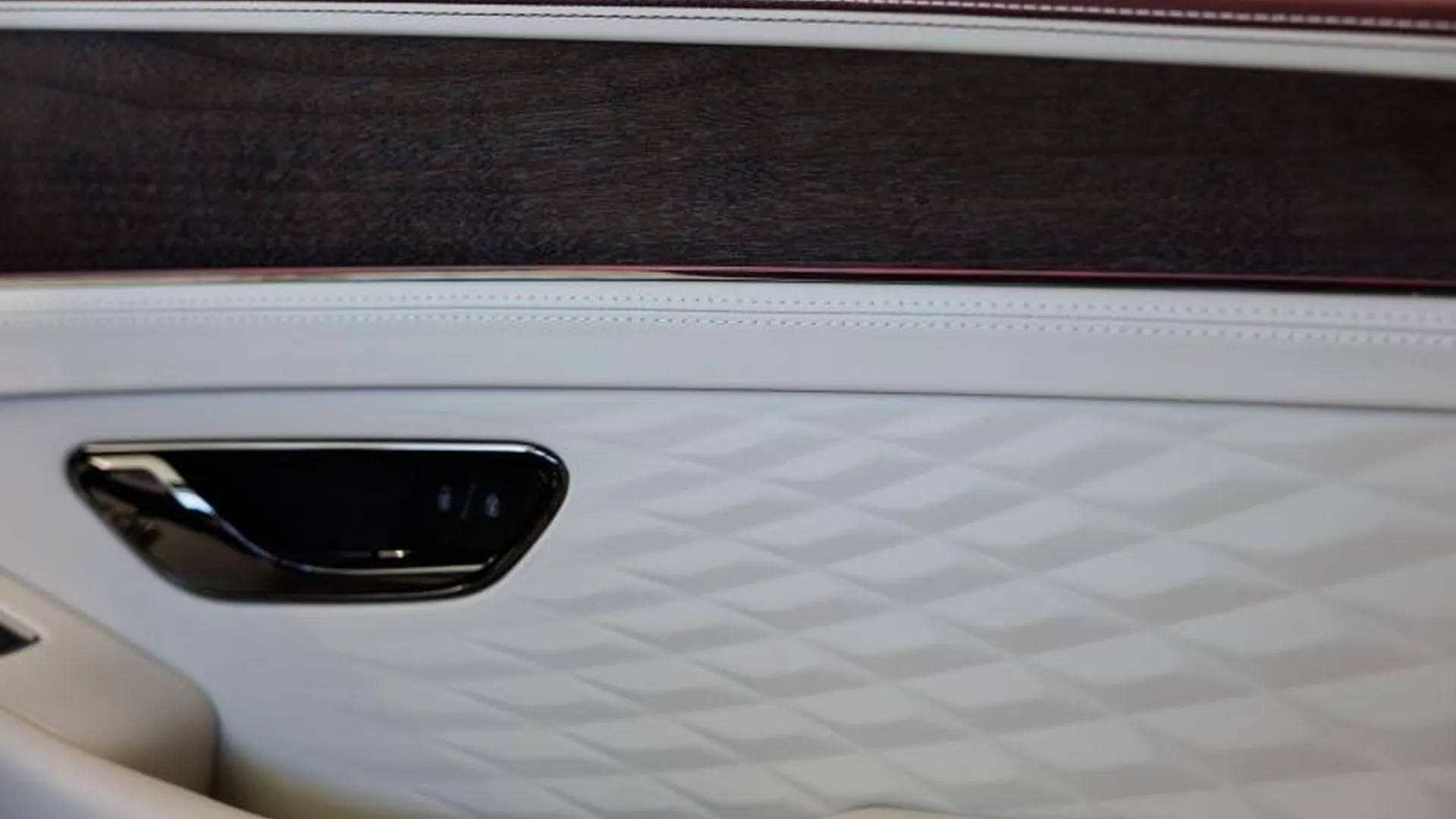 Bentley CONTINENTAL GT AZURE — photo 38