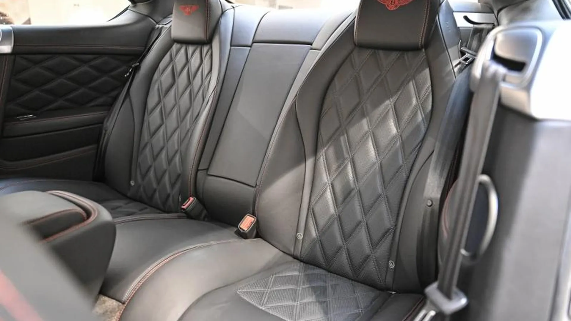 Bentley Continental GT — photo 19