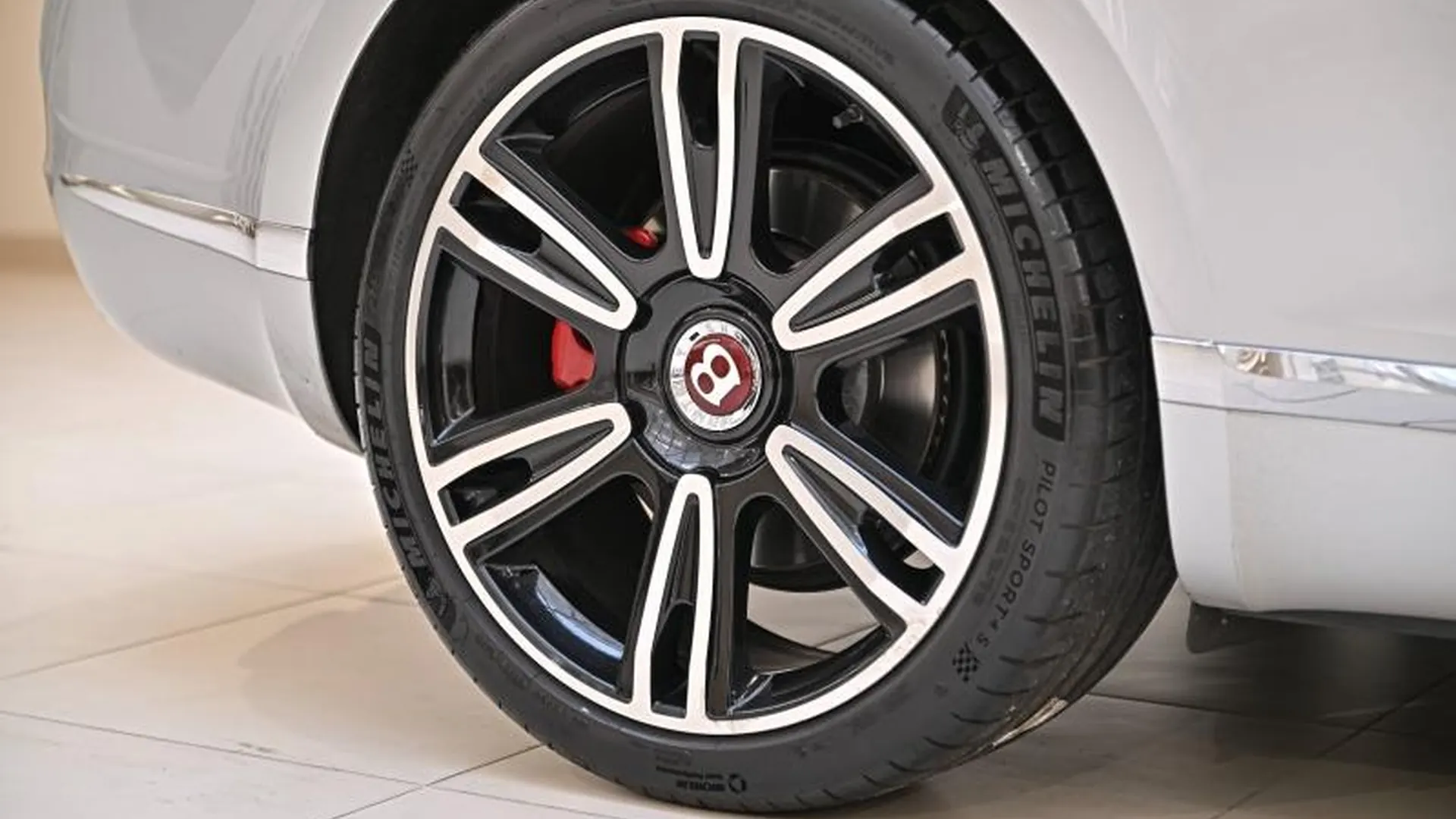 Bentley Continental GT — photo 11