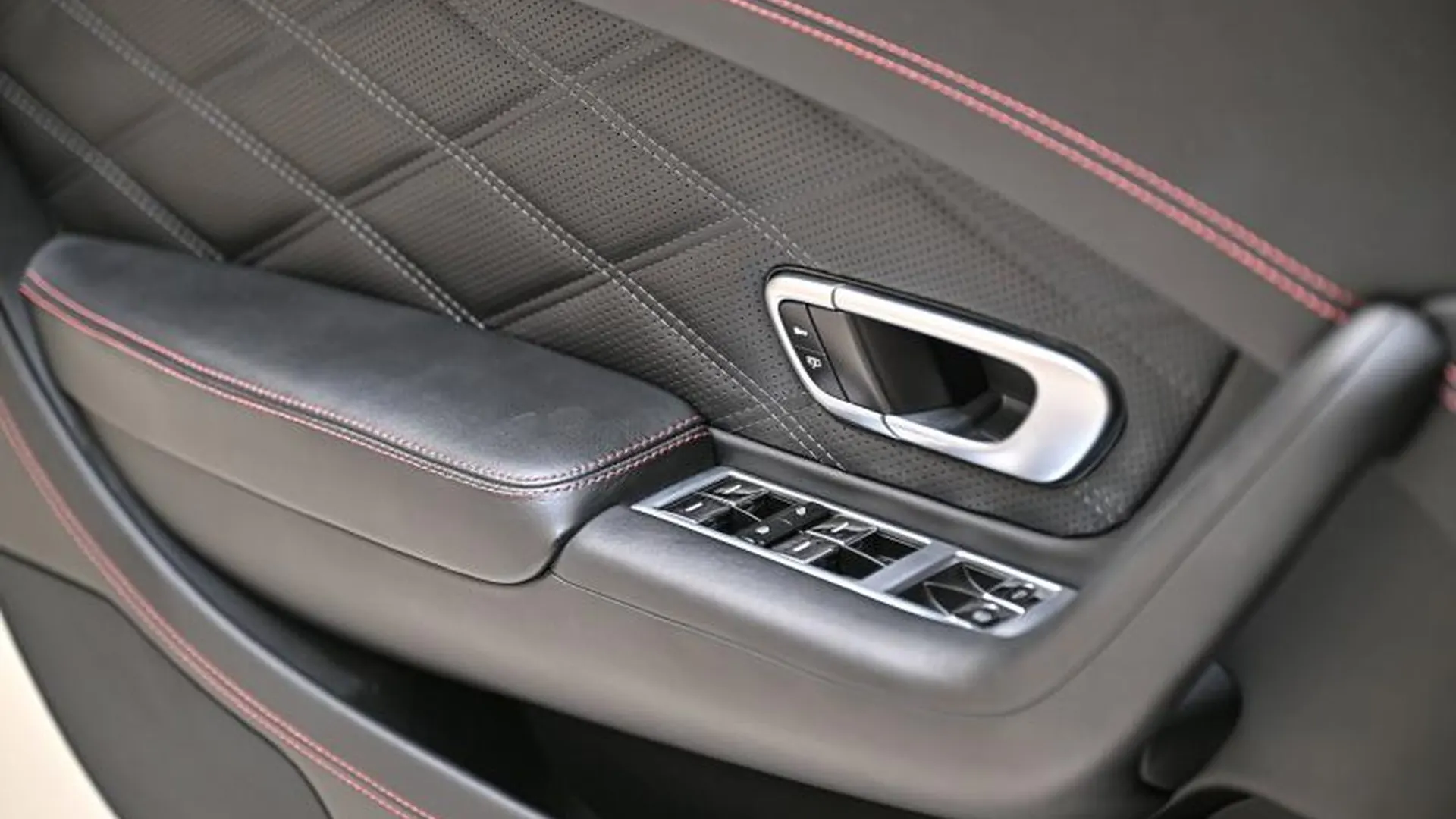 Bentley Continental GT — photo 33