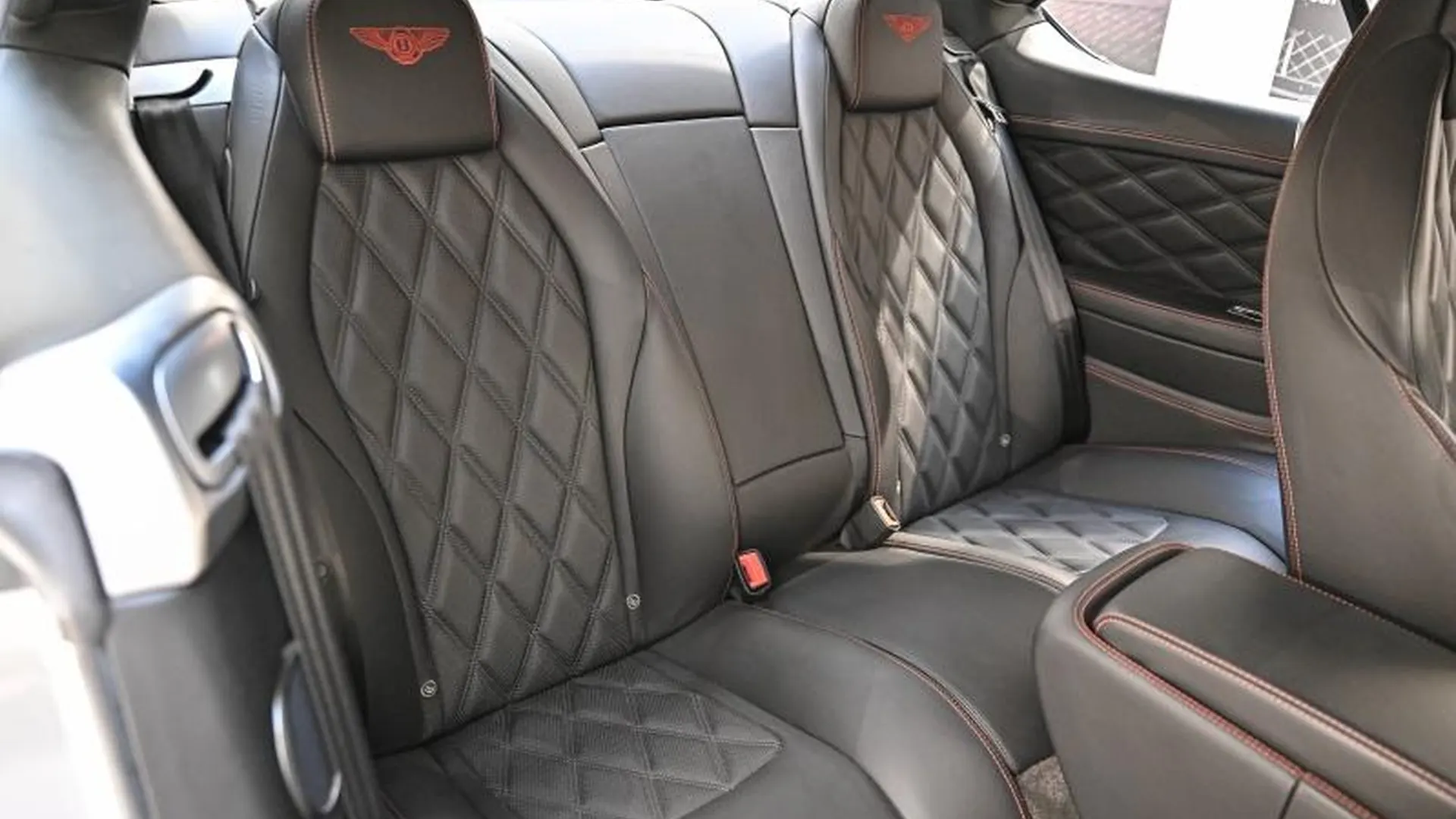 Bentley Continental GT — photo 18