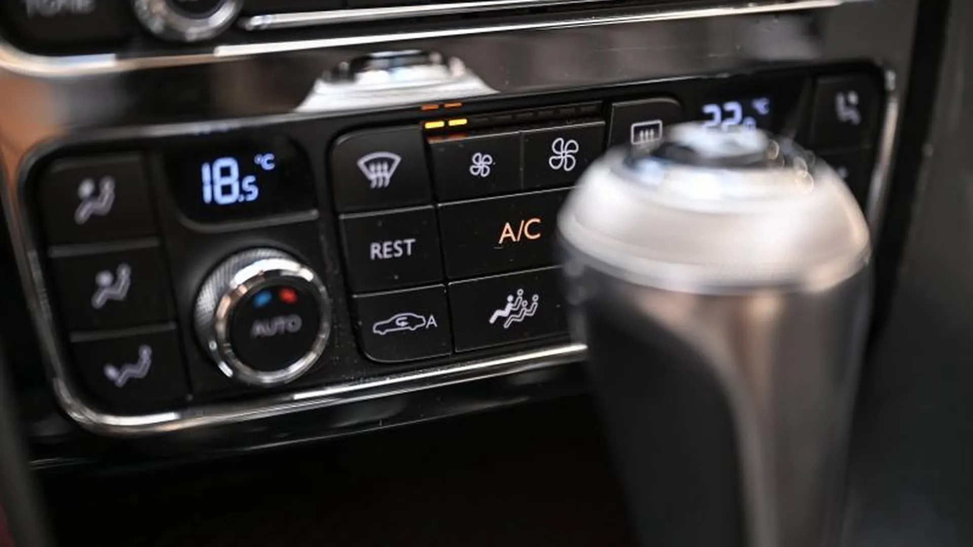 Bentley Continental GT — photo 30