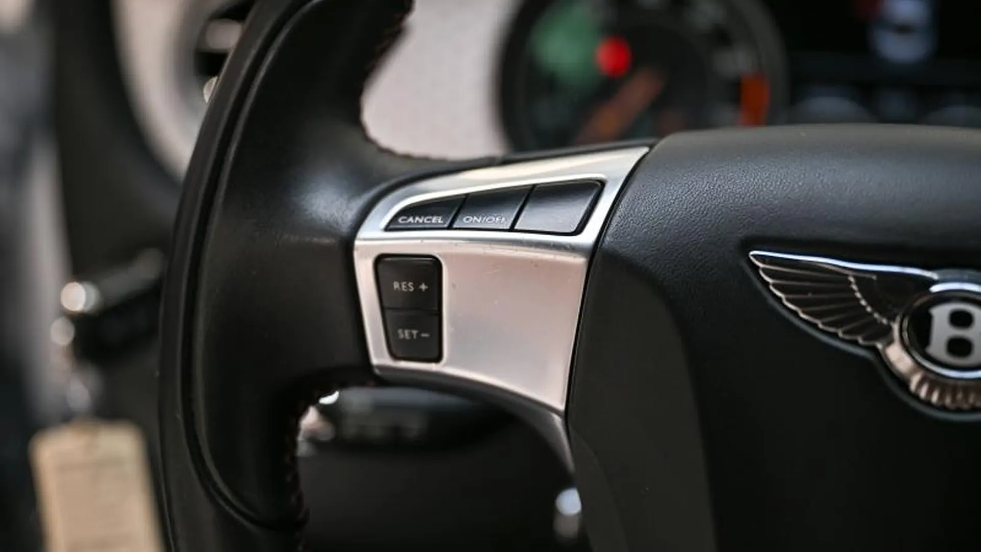 Bentley Continental GT — photo 24