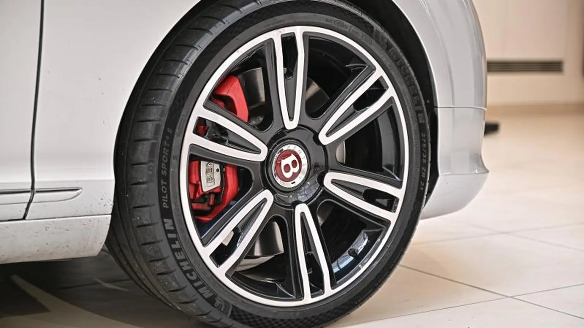 Bentley Continental GT — photo 8