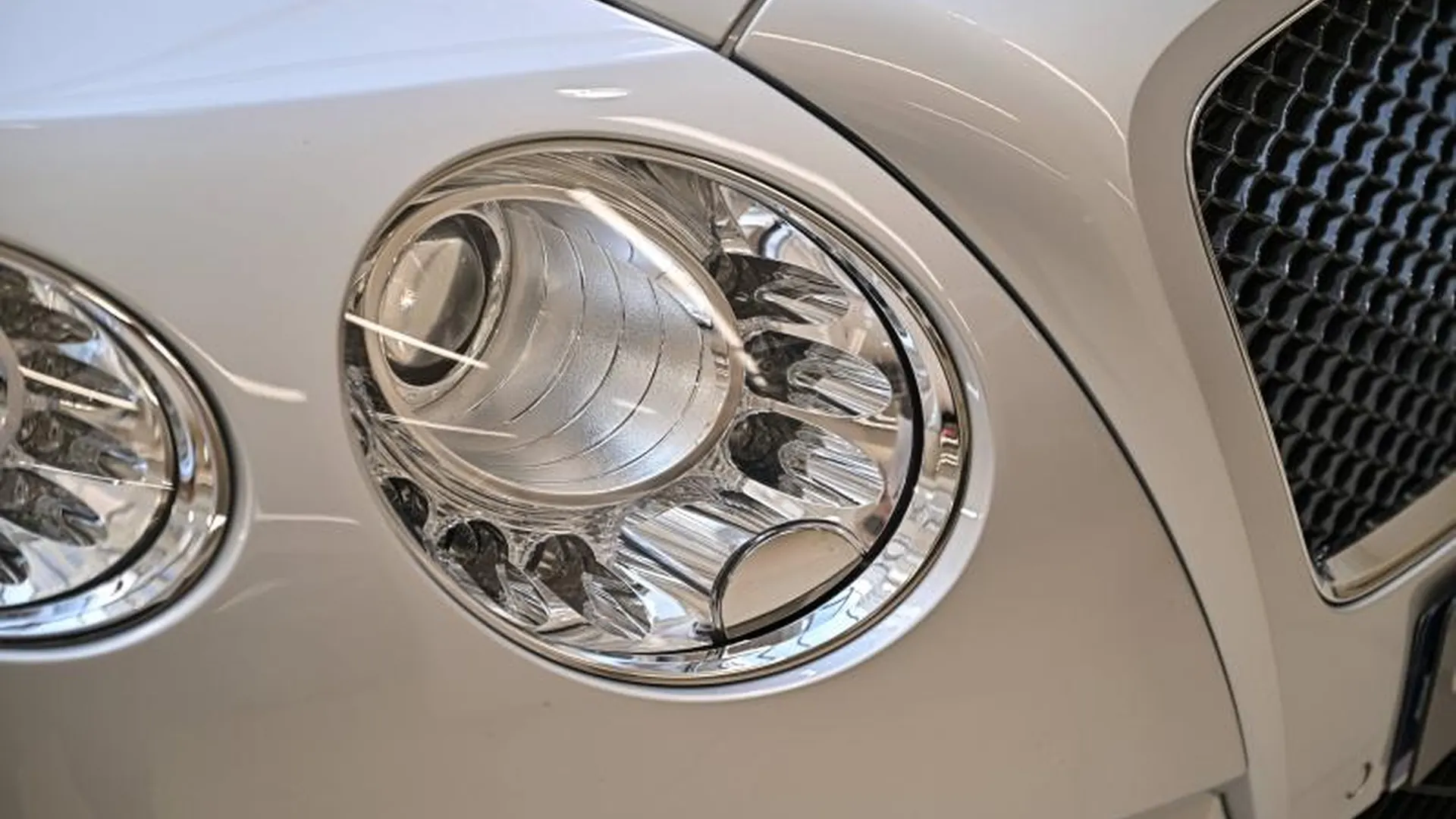 Bentley Continental GT — photo 9