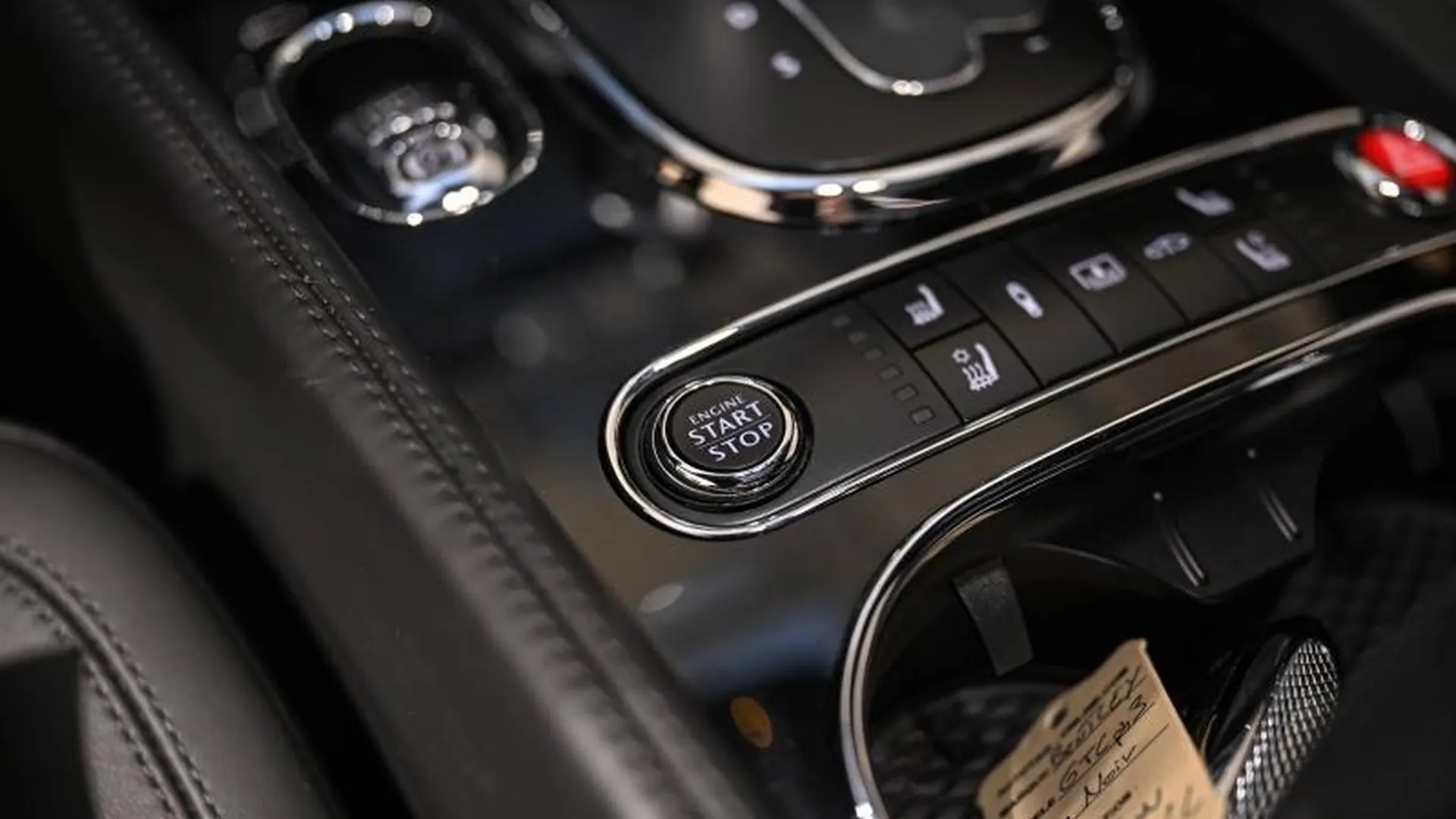 Bentley Flying Spur — photo 33