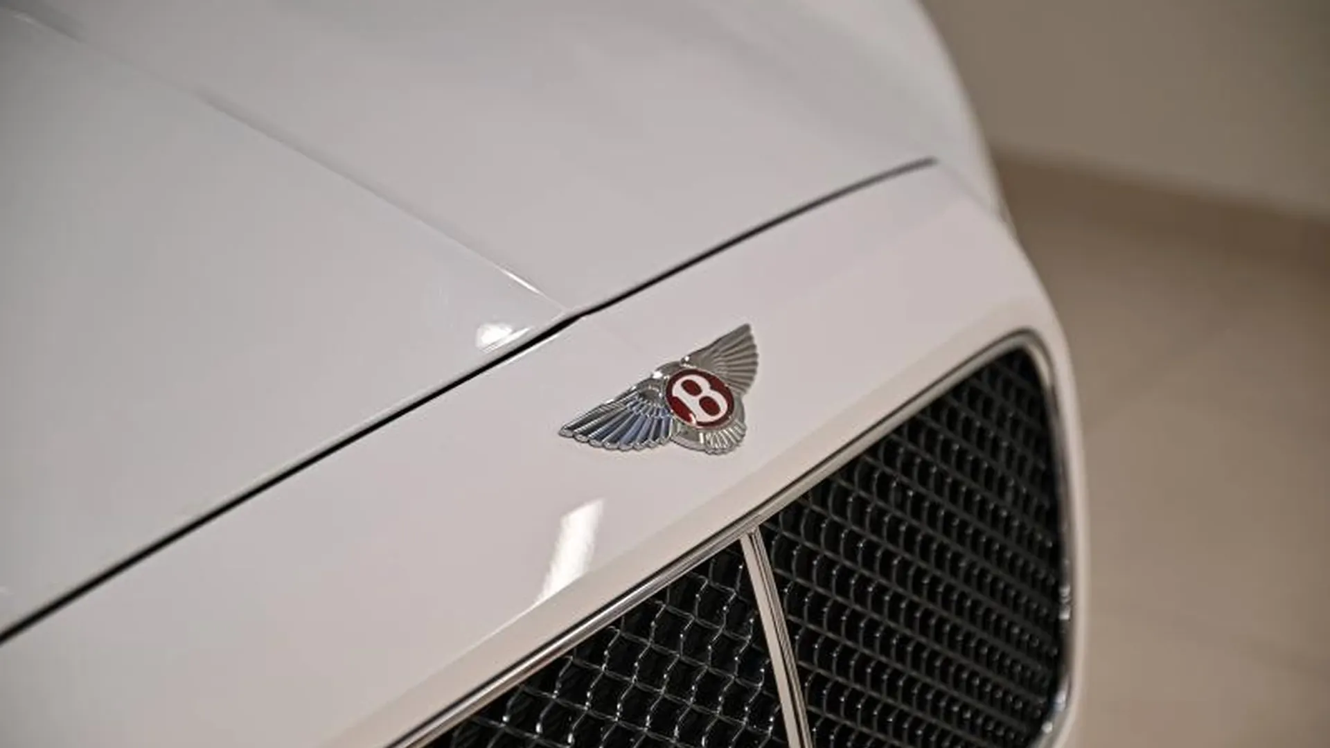 Bentley Flying Spur — photo 11