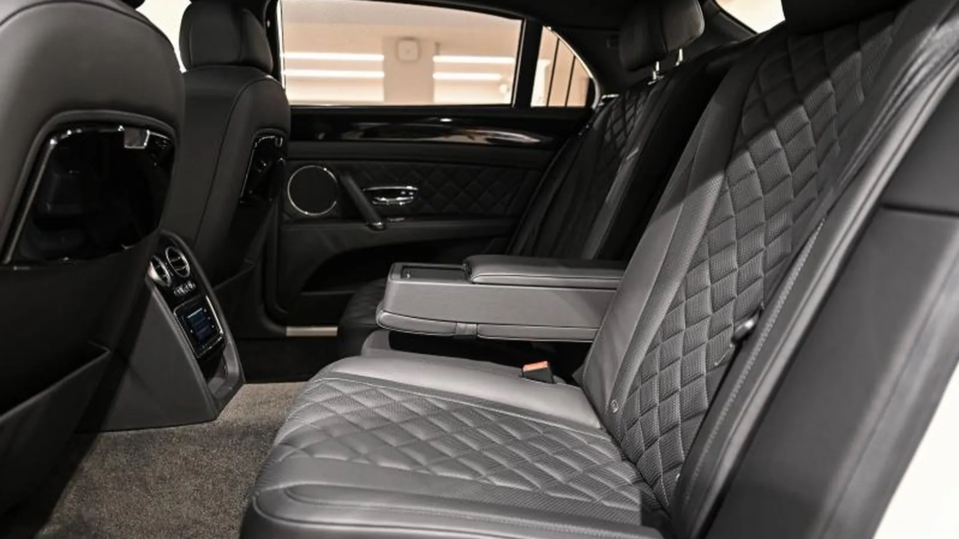 Bentley Flying Spur — photo 21