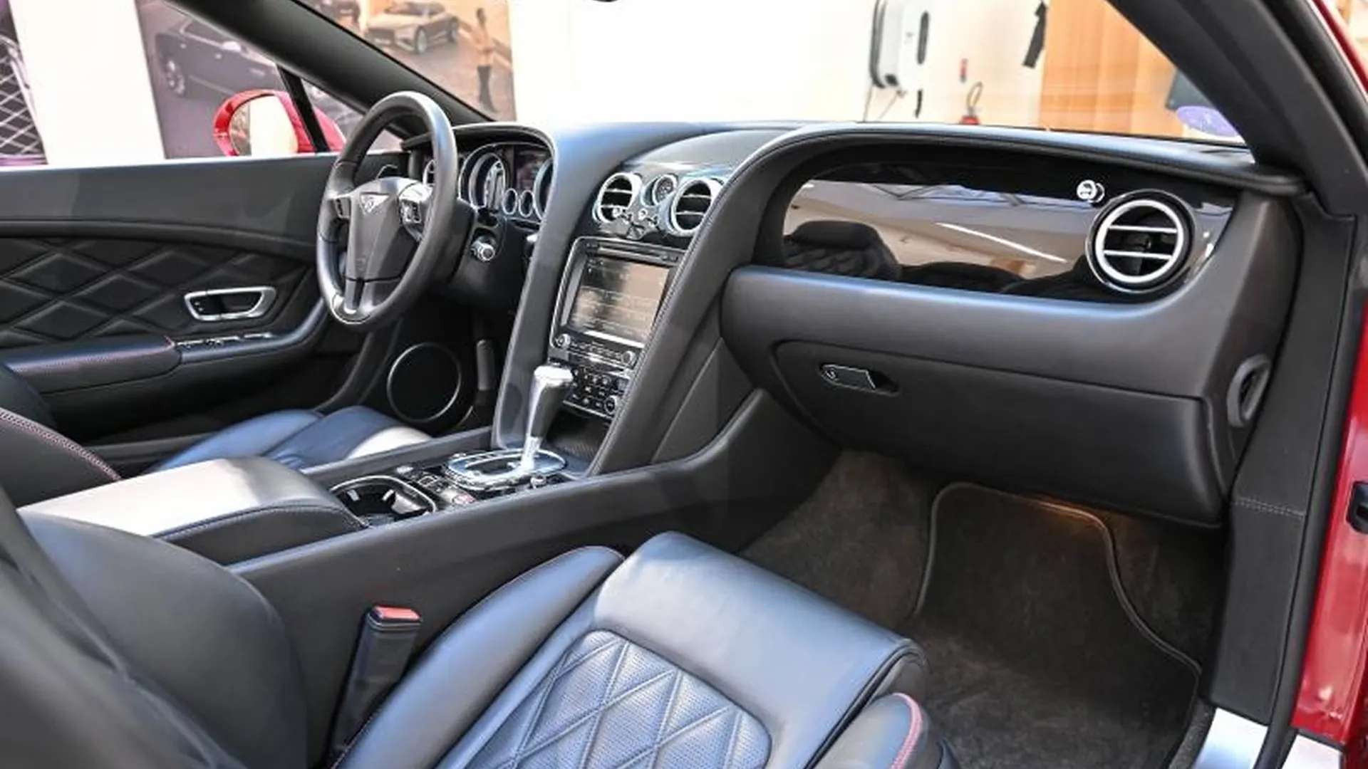 Bentley Continental GTC — photo 15