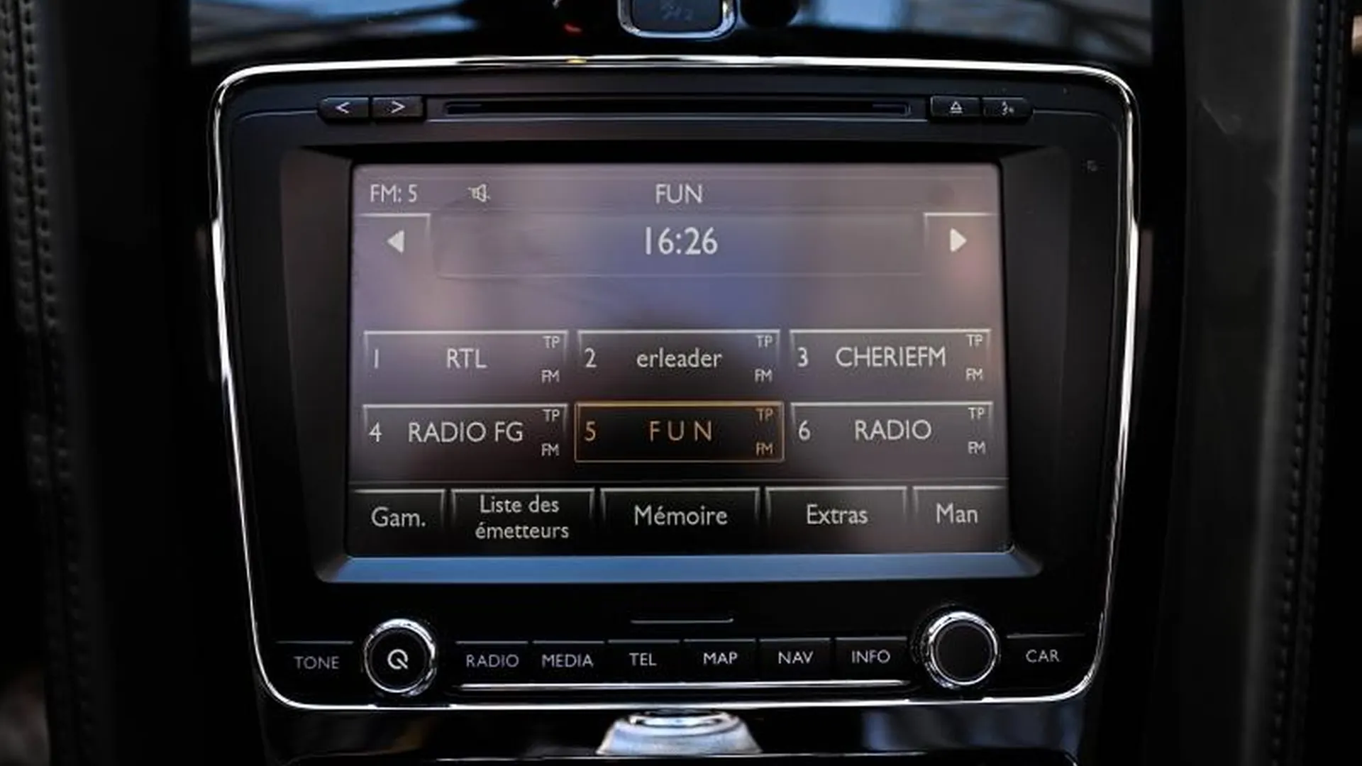 Bentley Continental GTC — photo 28
