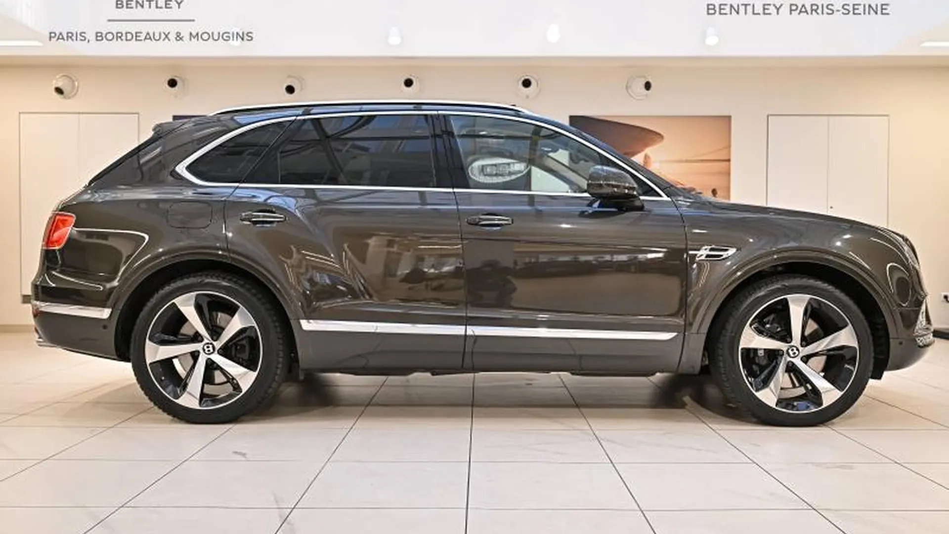 Bentley Bentayga — photo 6