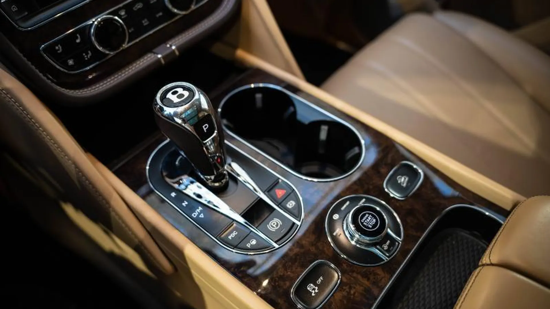 Bentley Bentayga — photo 11