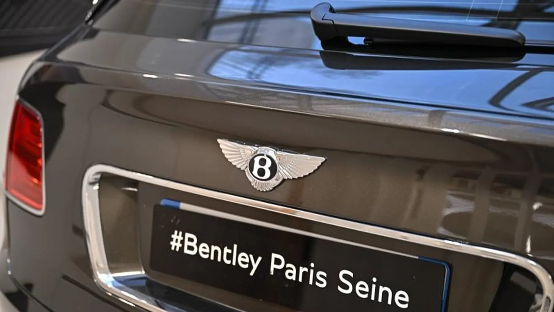 Bentley Bentayga — photo 16