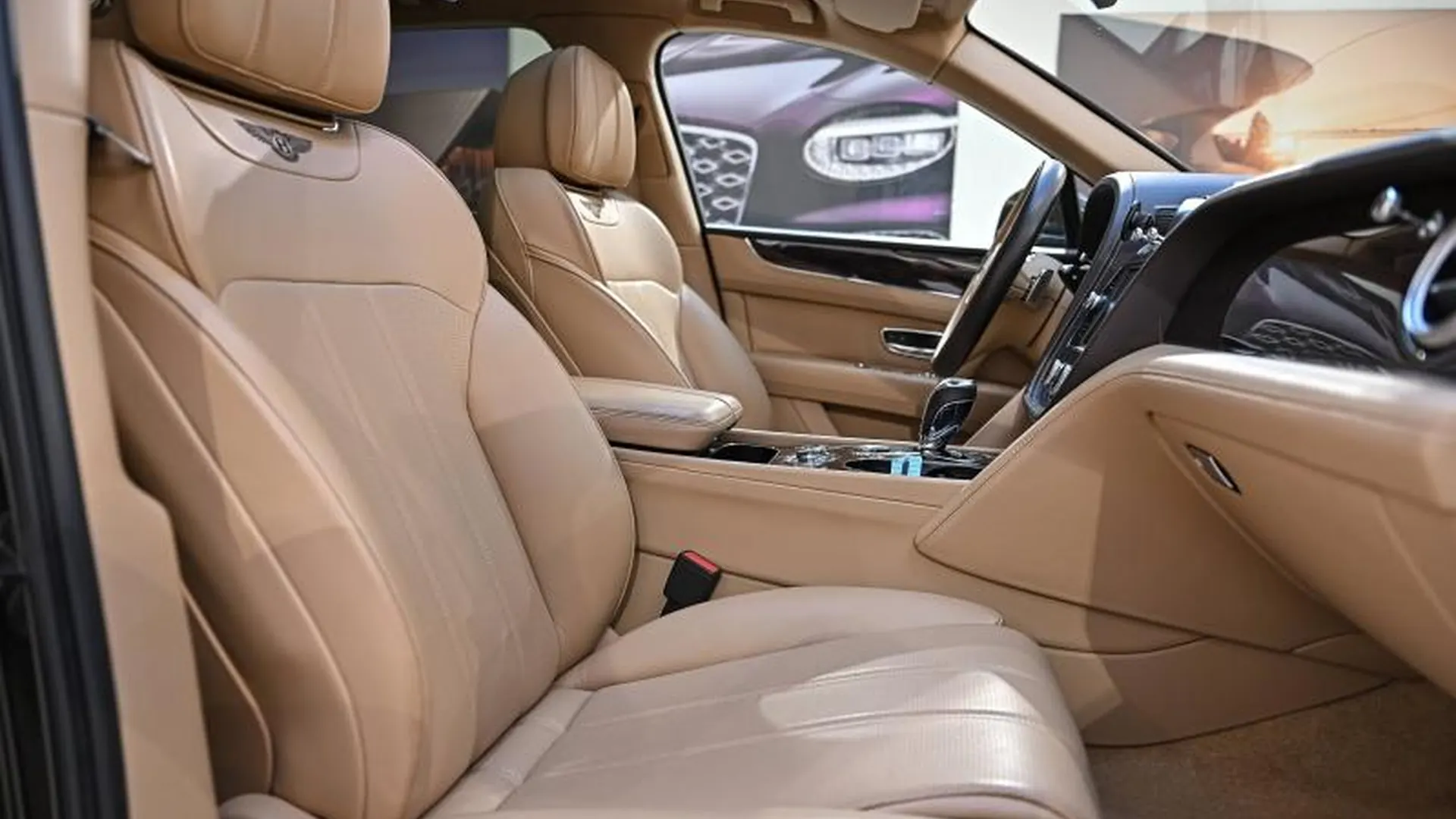 Bentley Bentayga — photo 25