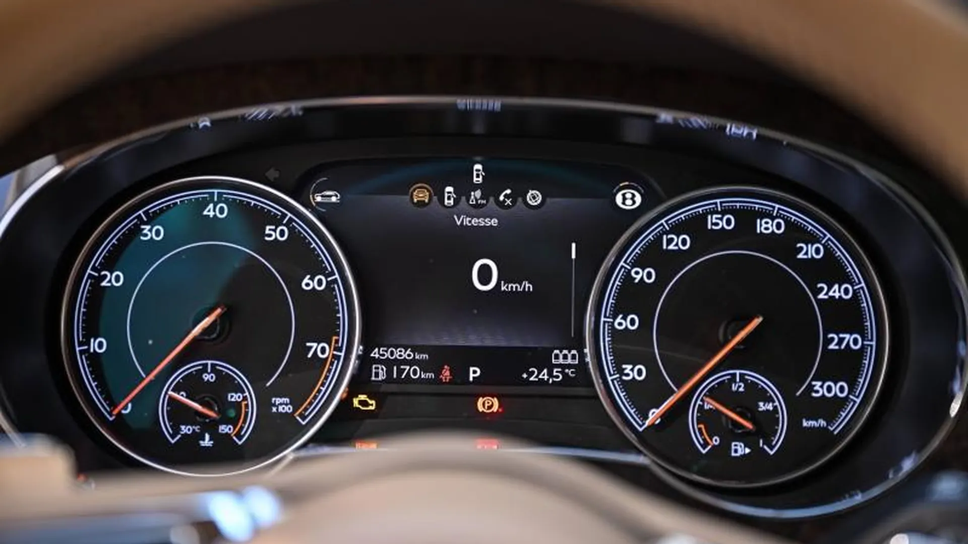 Bentley Bentayga — photo 43