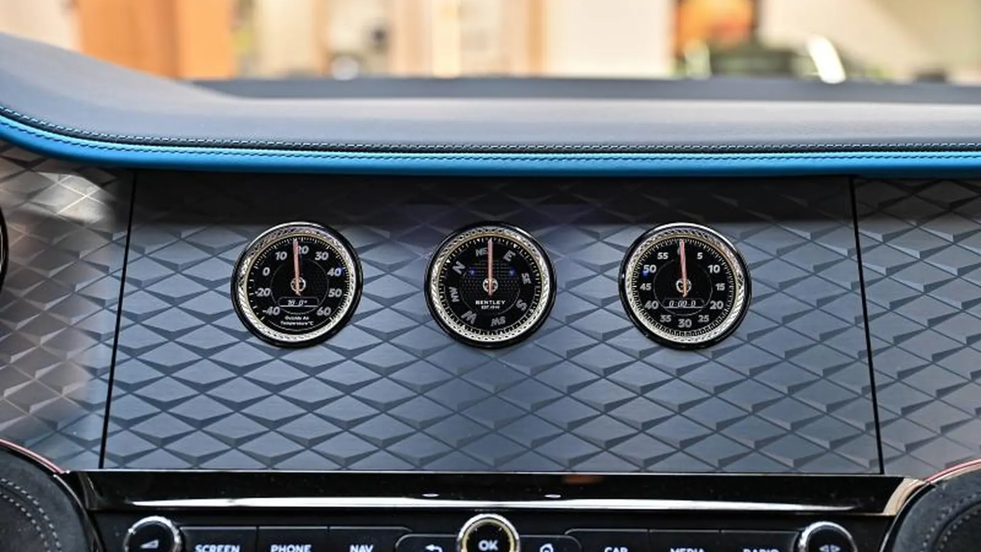 Bentley Continental — photo 37