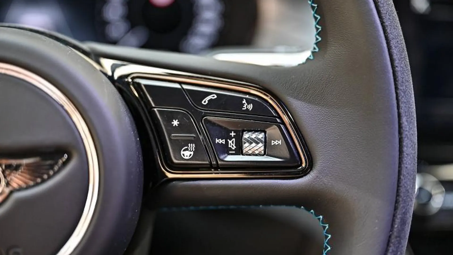 Bentley Continental — photo 32