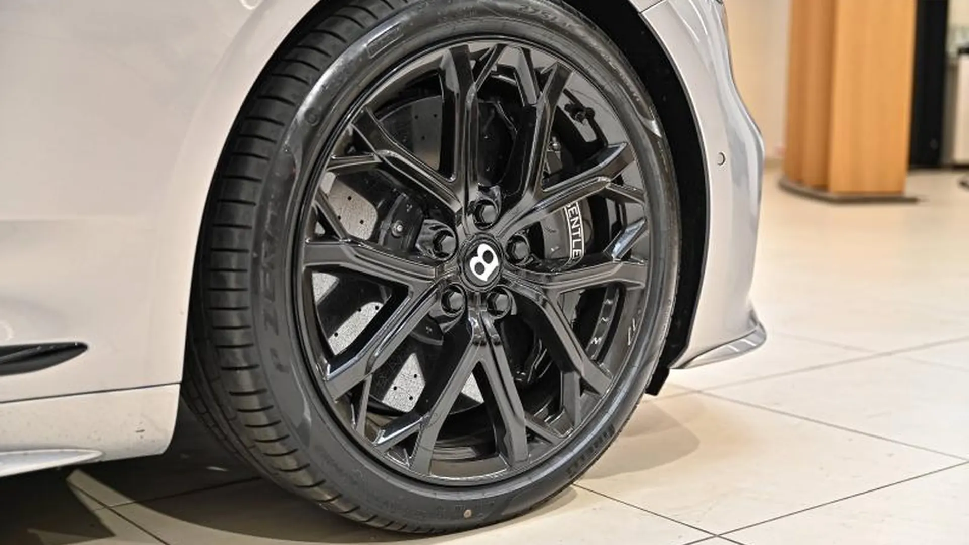 Bentley Continental — photo 13
