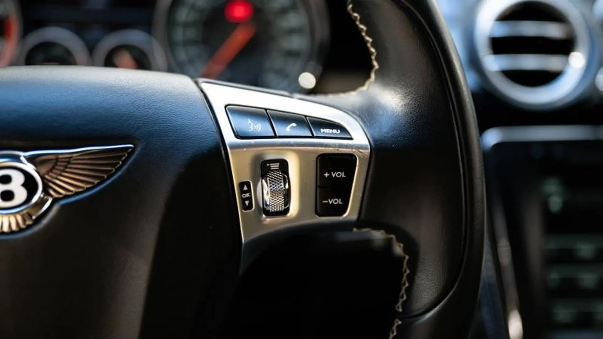 Bentley Continental GT — photo 27
