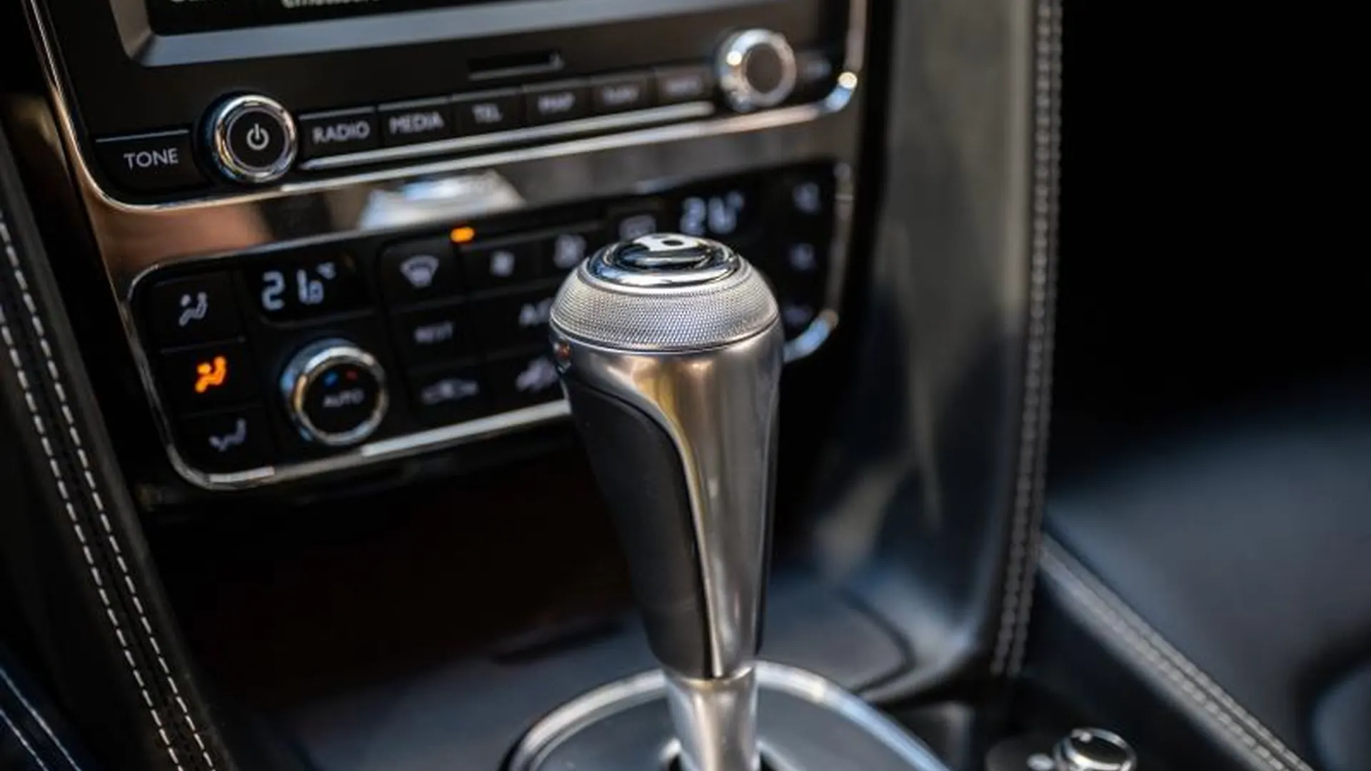 Bentley Continental GT — photo 32