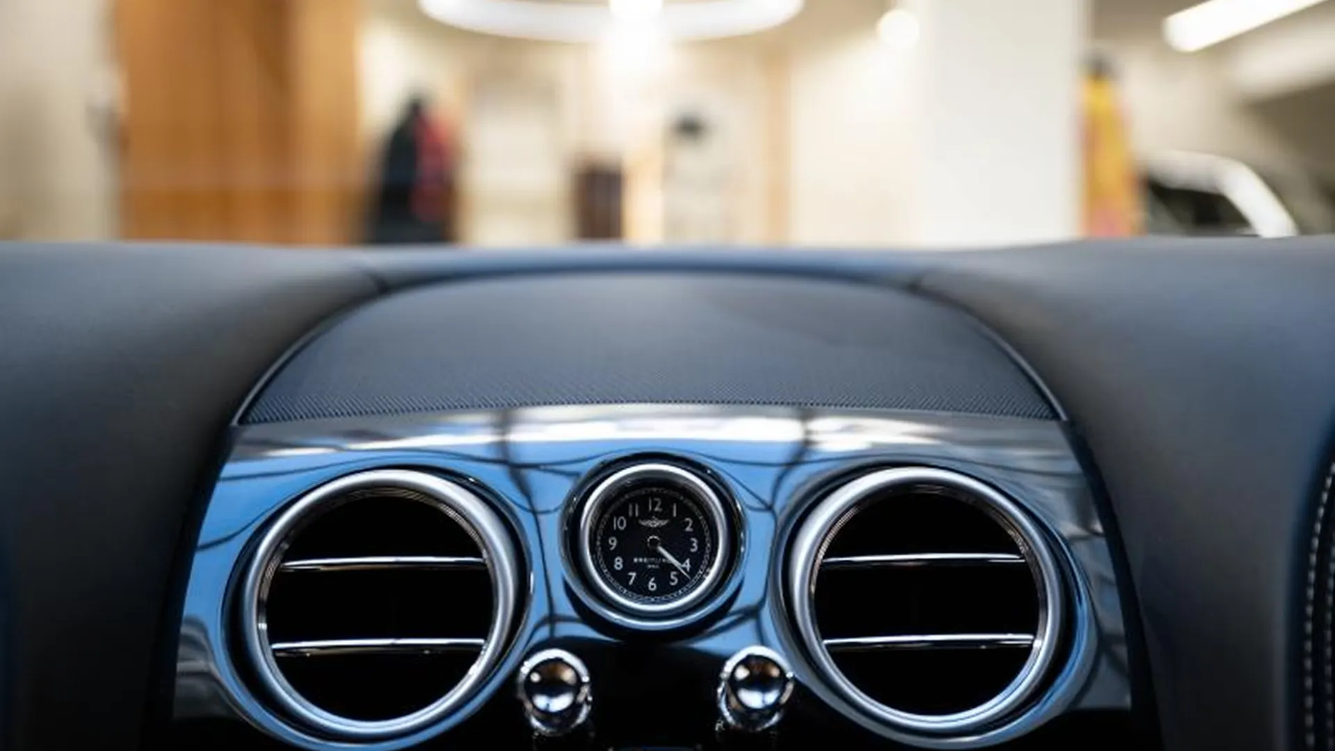 Bentley Continental GT — photo 28
