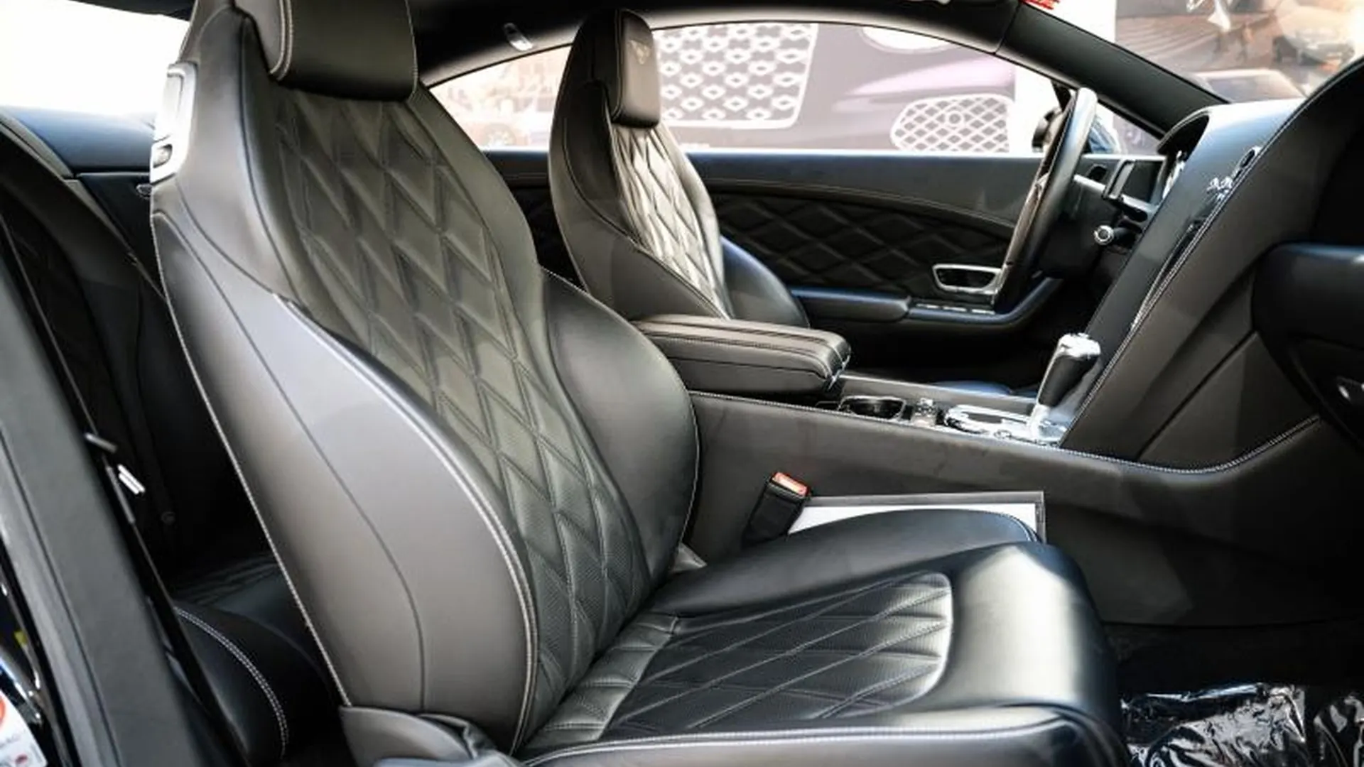 Bentley Continental GT — photo 15