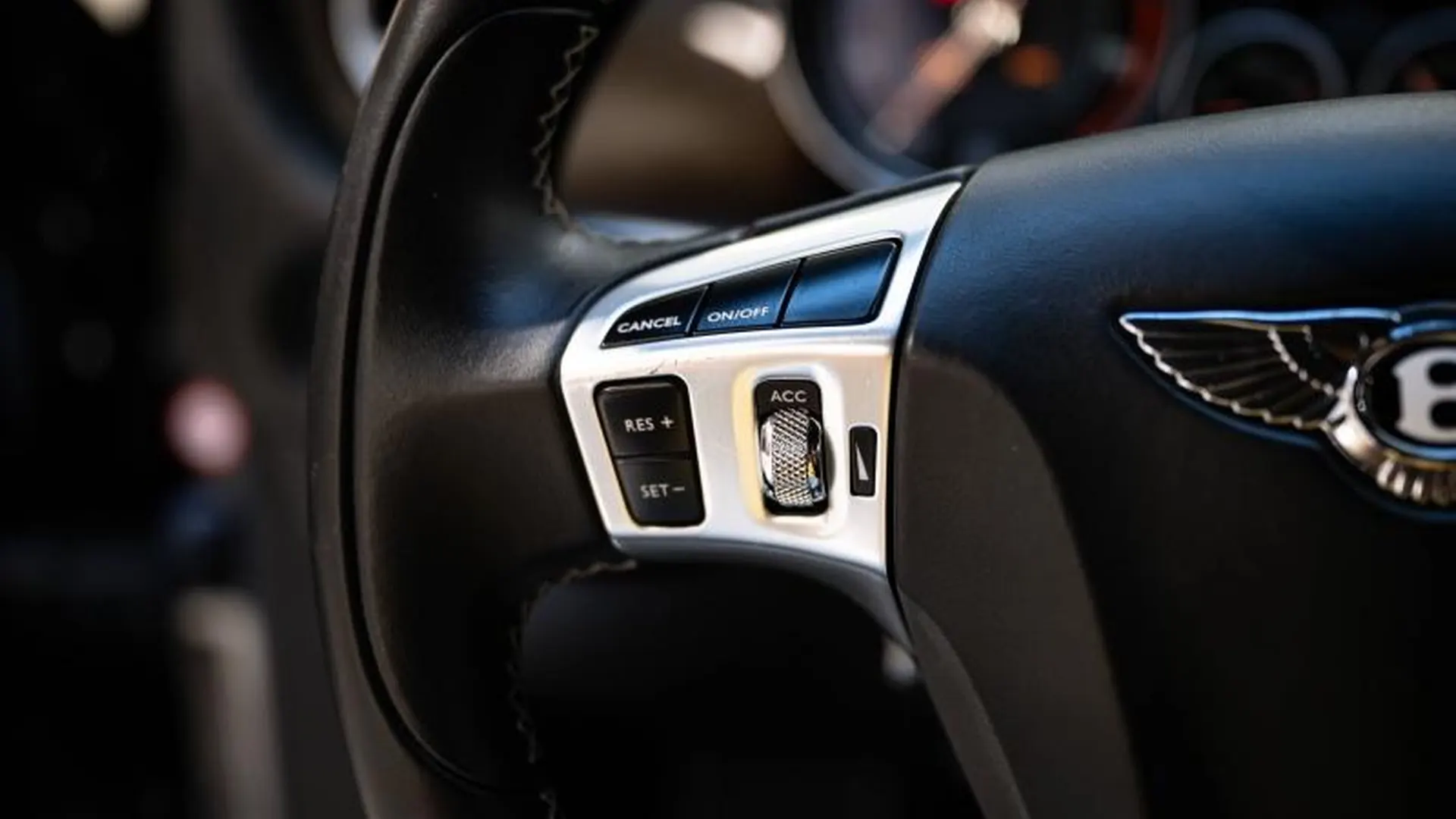 Bentley Continental GT — photo 26