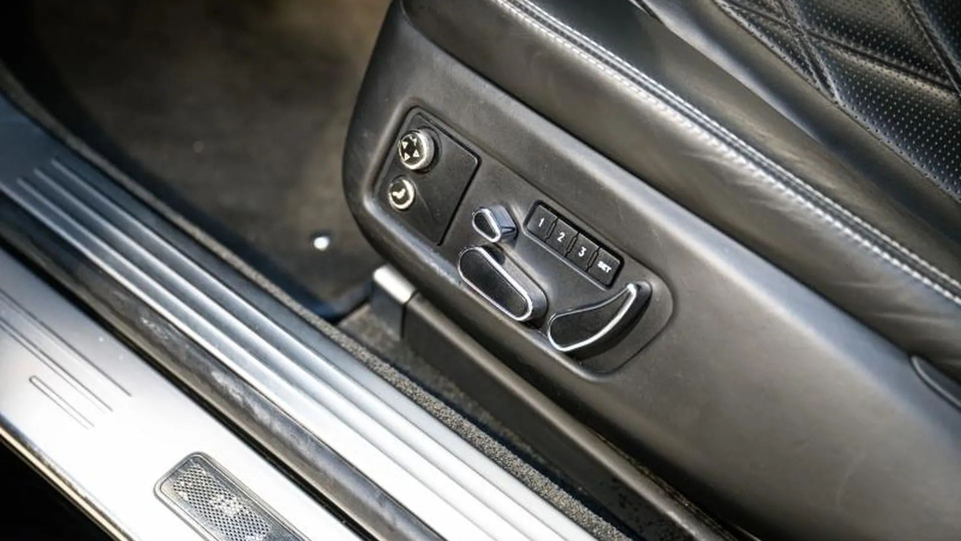 Bentley Continental GT — photo 24