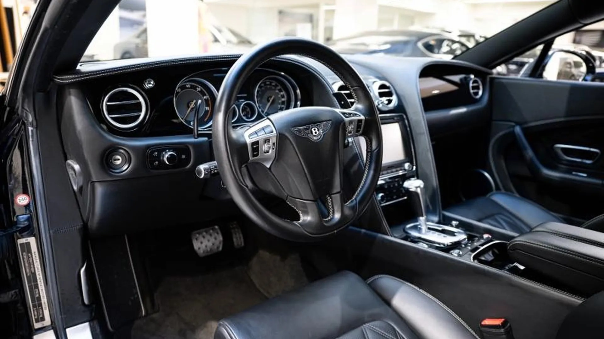 Bentley Continental GT — photo 20