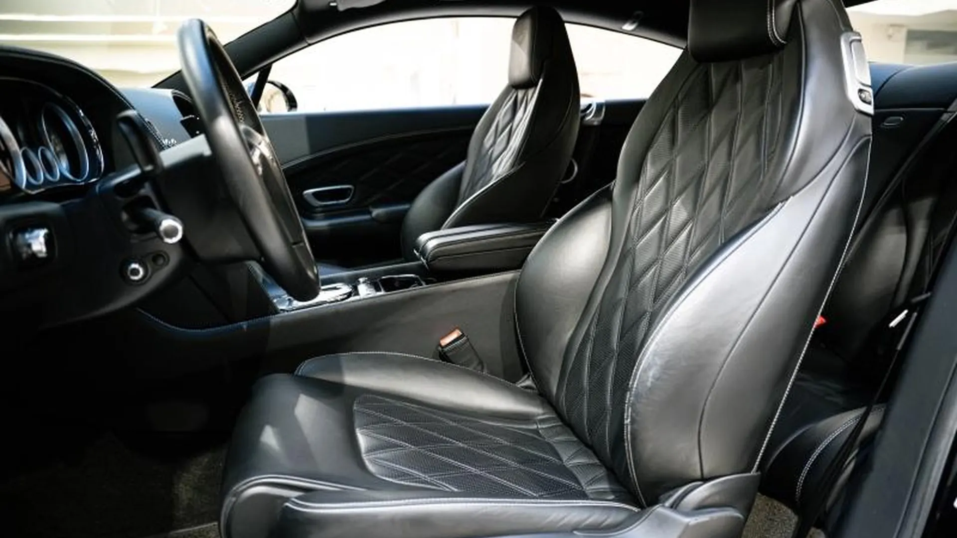 Bentley Continental GT — photo 21