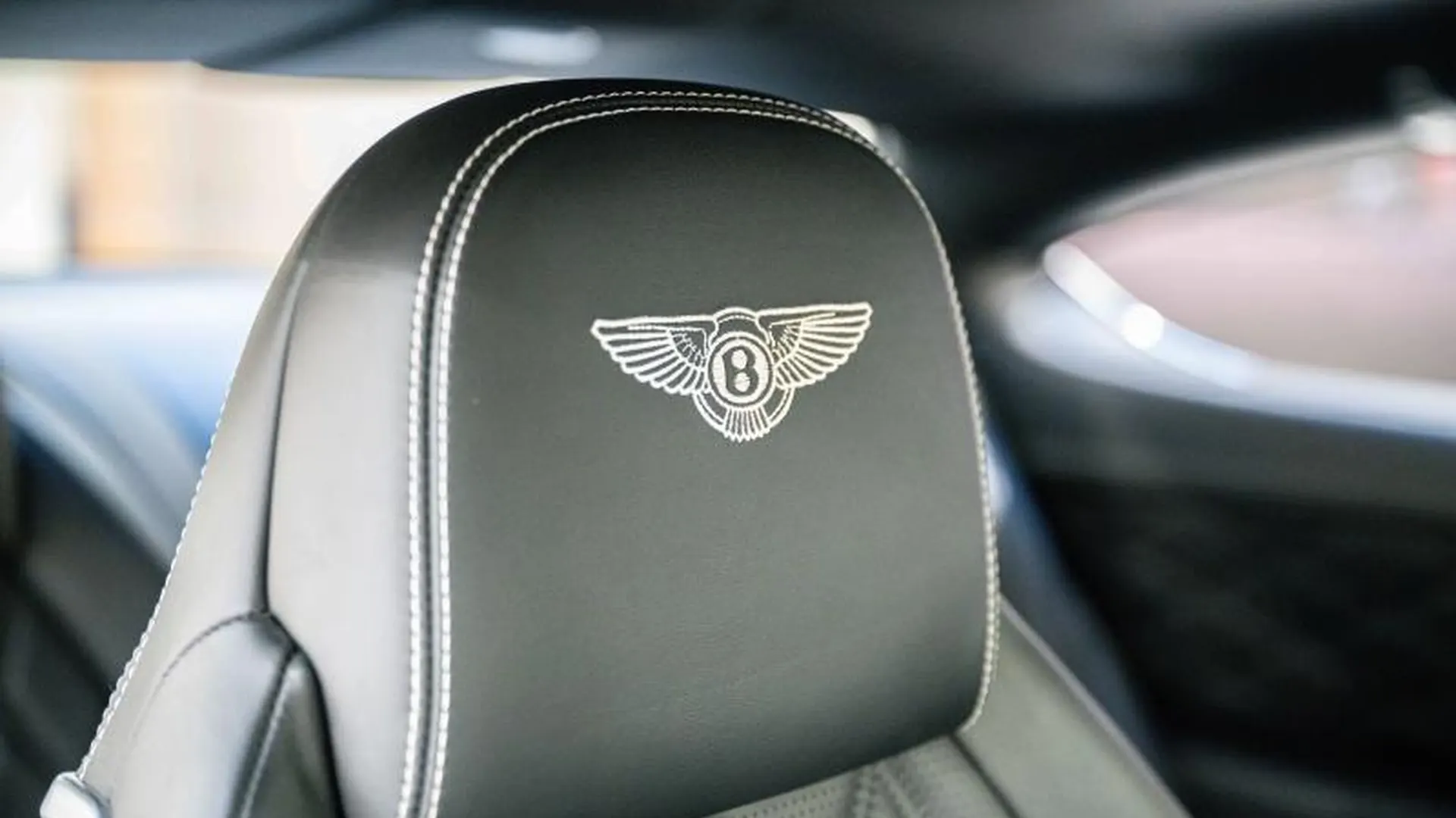 Bentley Continental GT — photo 16
