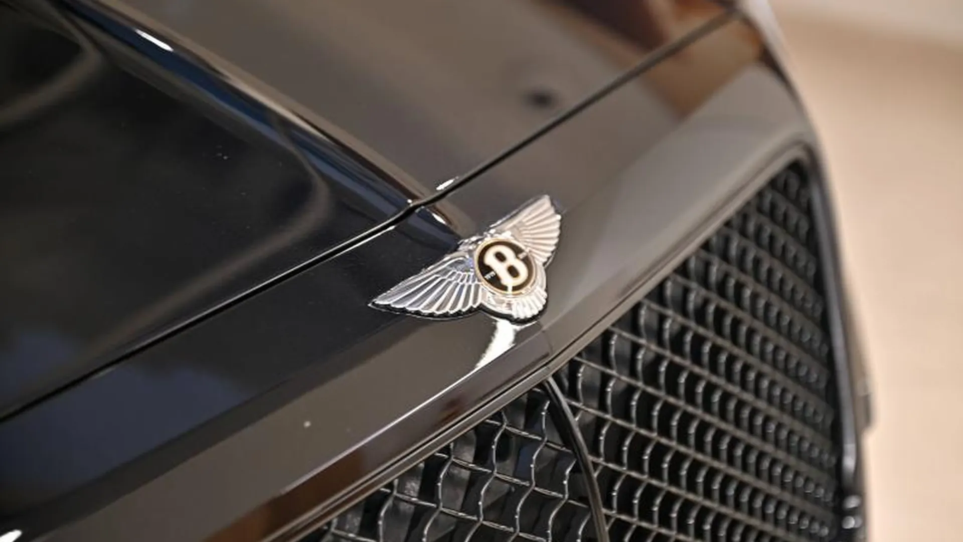 Bentley Bentayga — photo 13