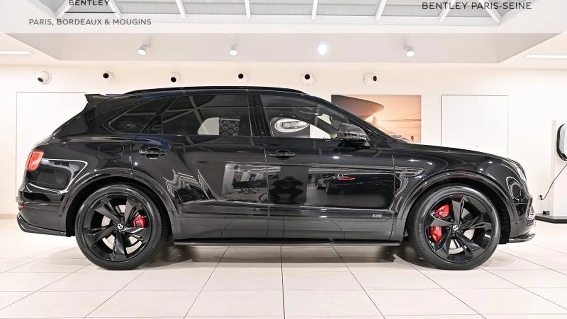 Bentley Bentayga — photo 2