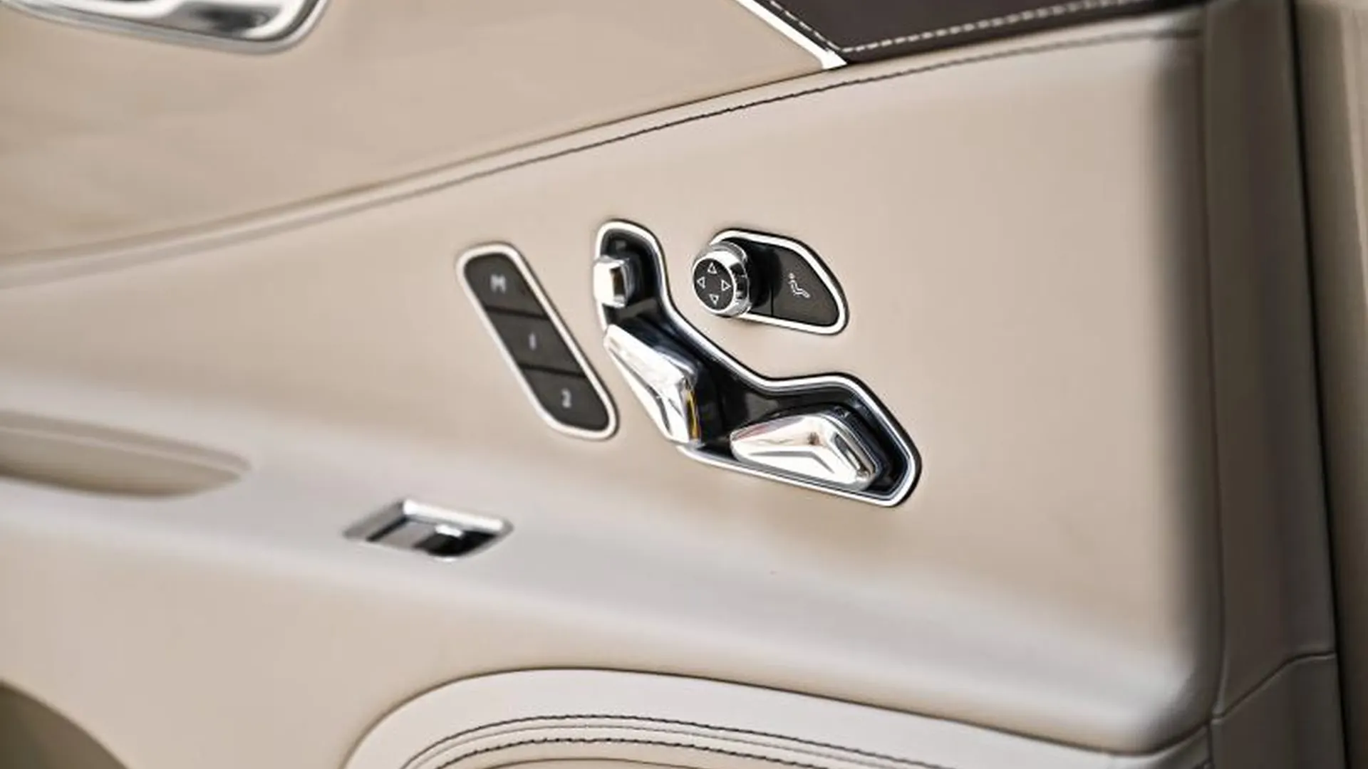 Bentley Flying Spur — photo 29