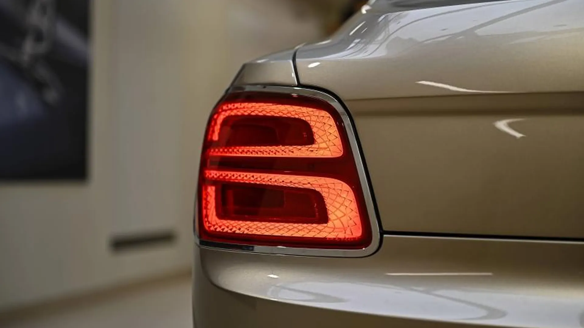 Bentley Flying Spur — photo 6