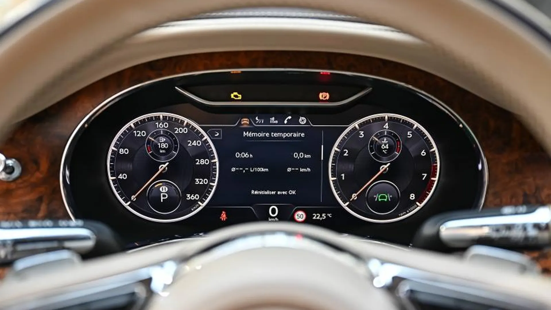 Bentley Flying Spur — photo 34
