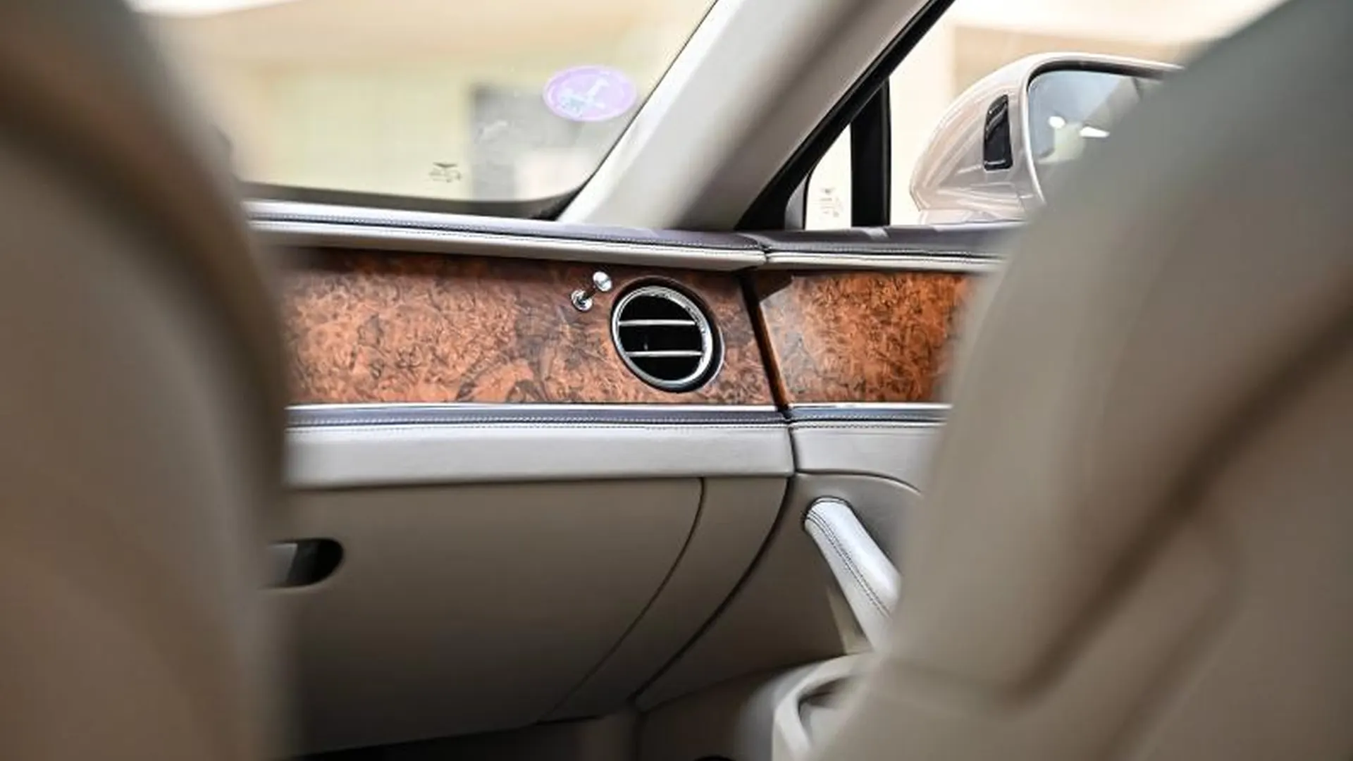 Bentley Flying Spur — photo 31