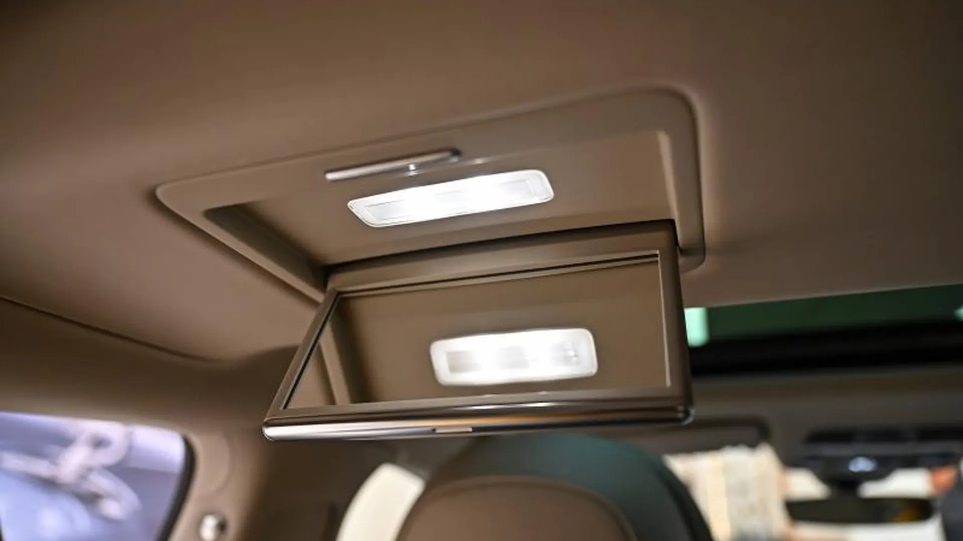 Bentley Flying Spur — photo 30