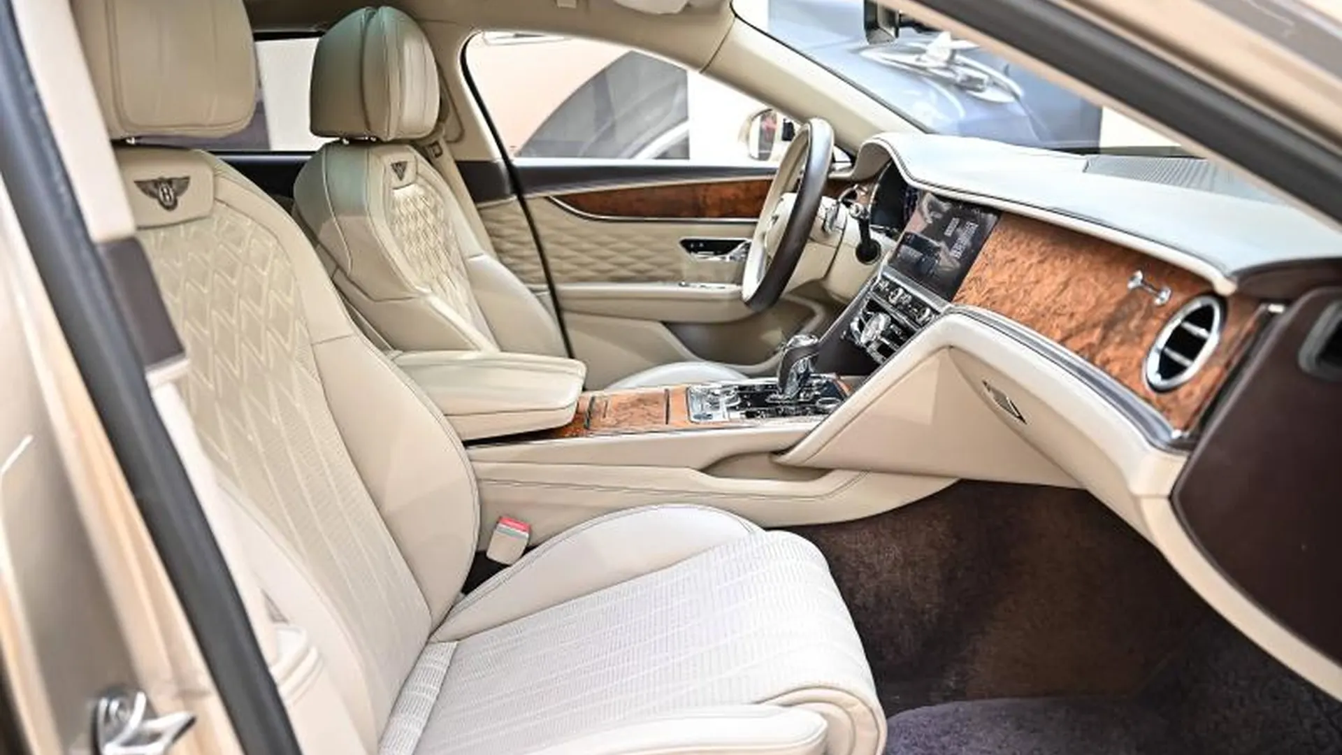 Bentley Flying Spur — photo 21
