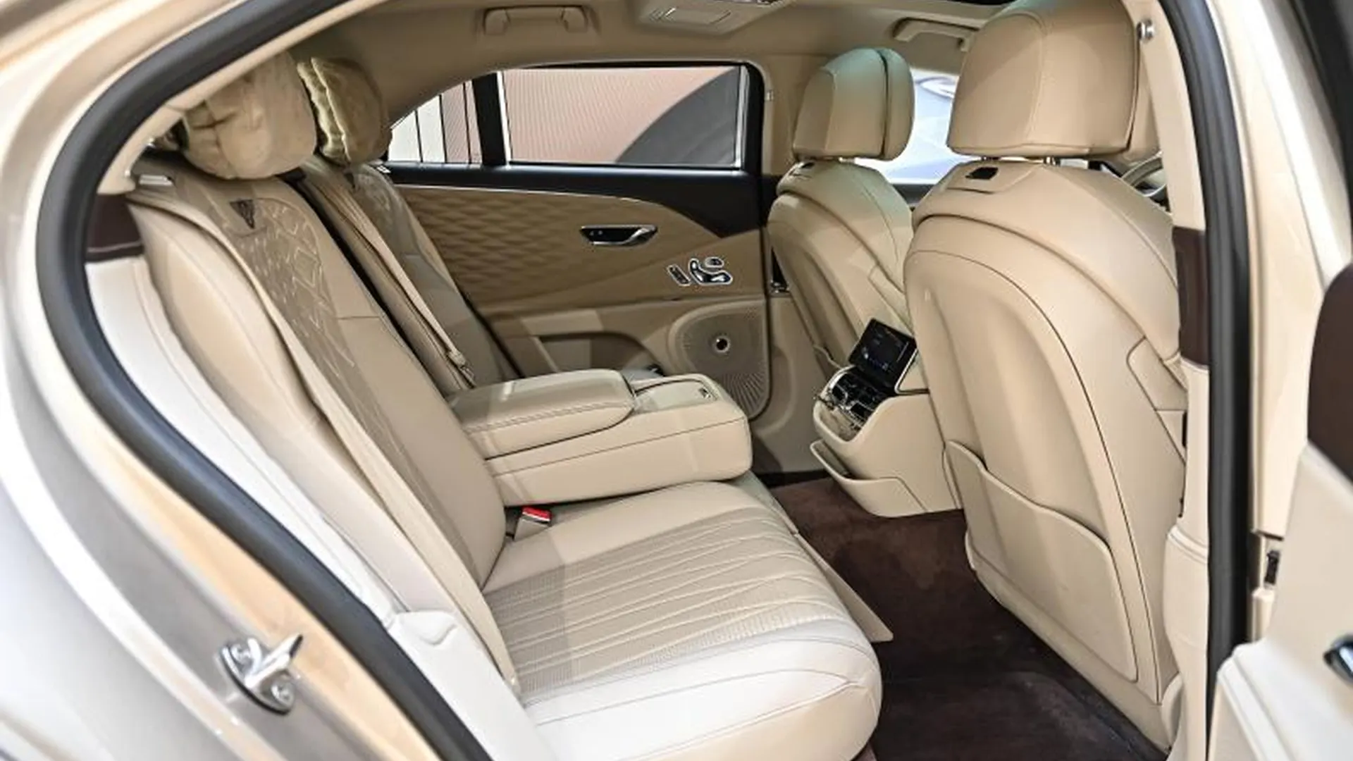 Bentley Flying Spur — photo 22
