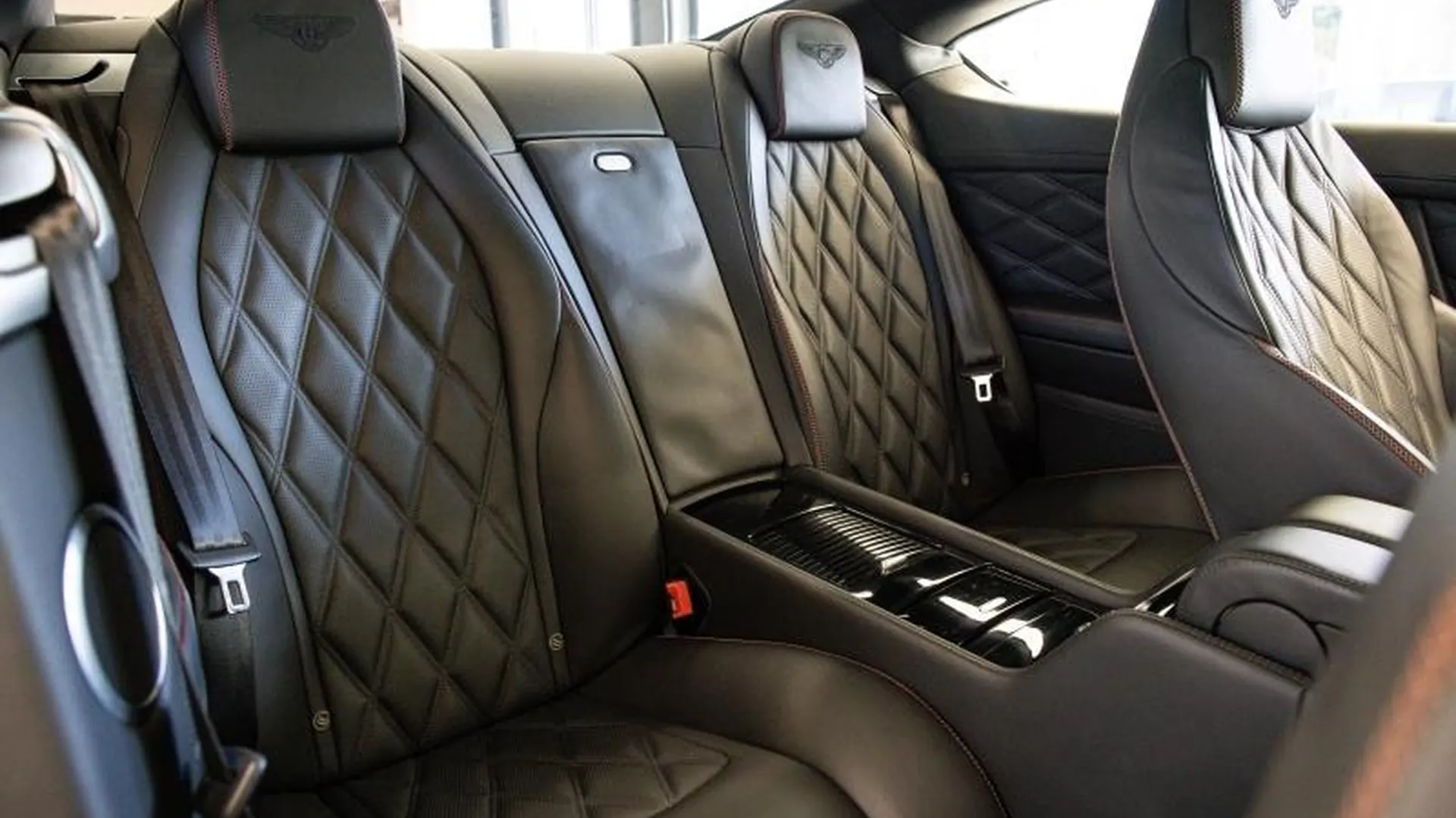 Bentley Continental GT — photo 14