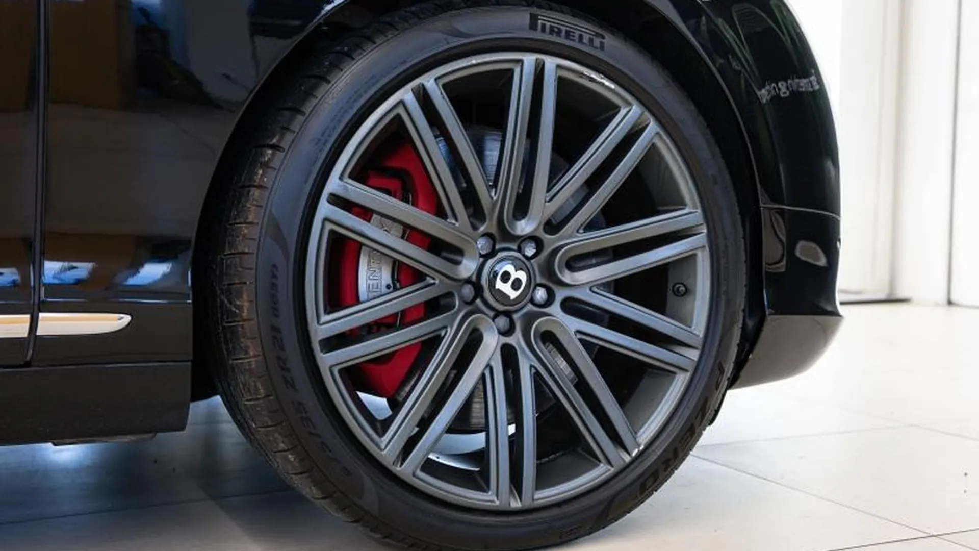 Bentley Continental GT — photo 19