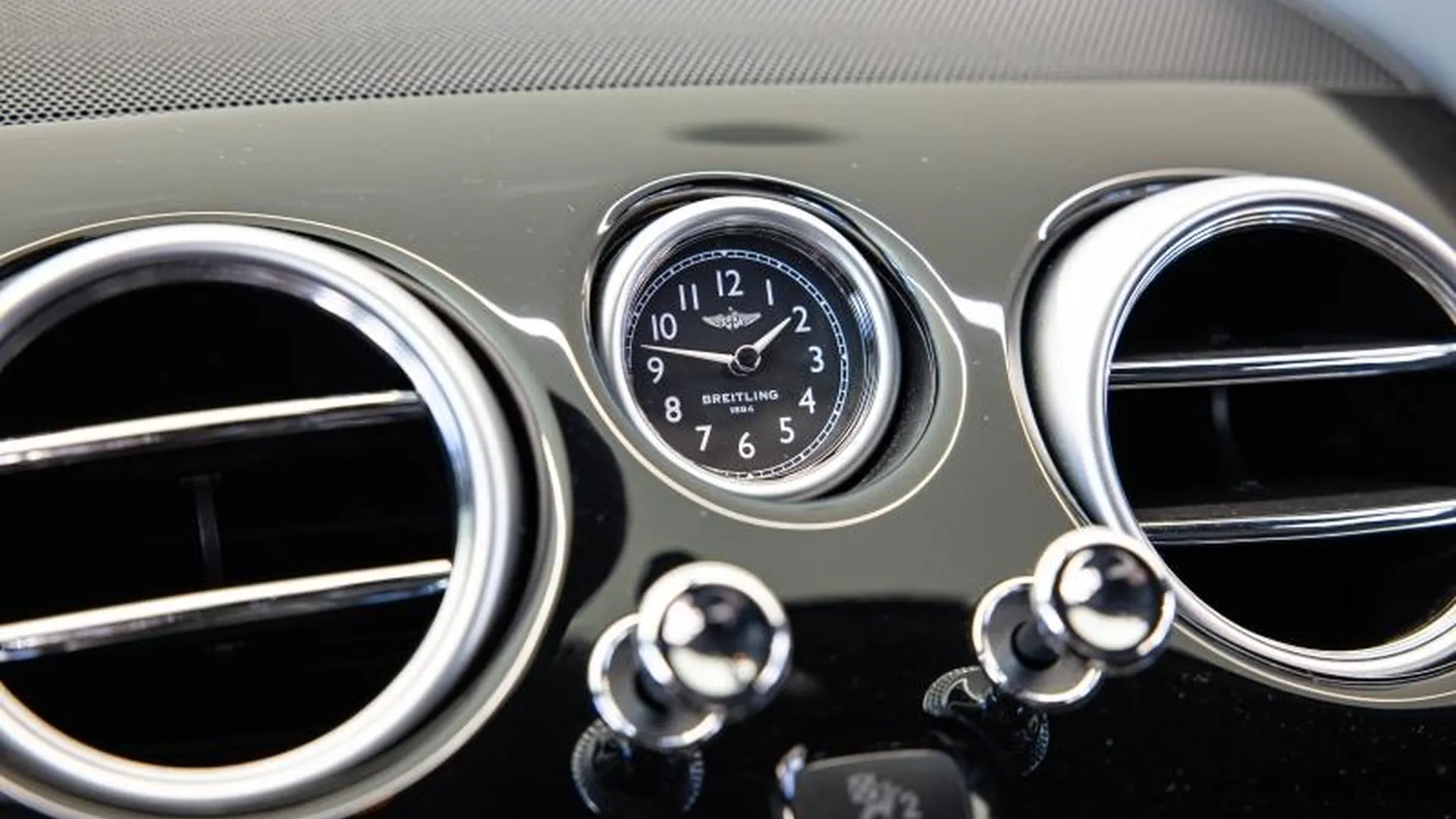 Bentley Continental GT — photo 34